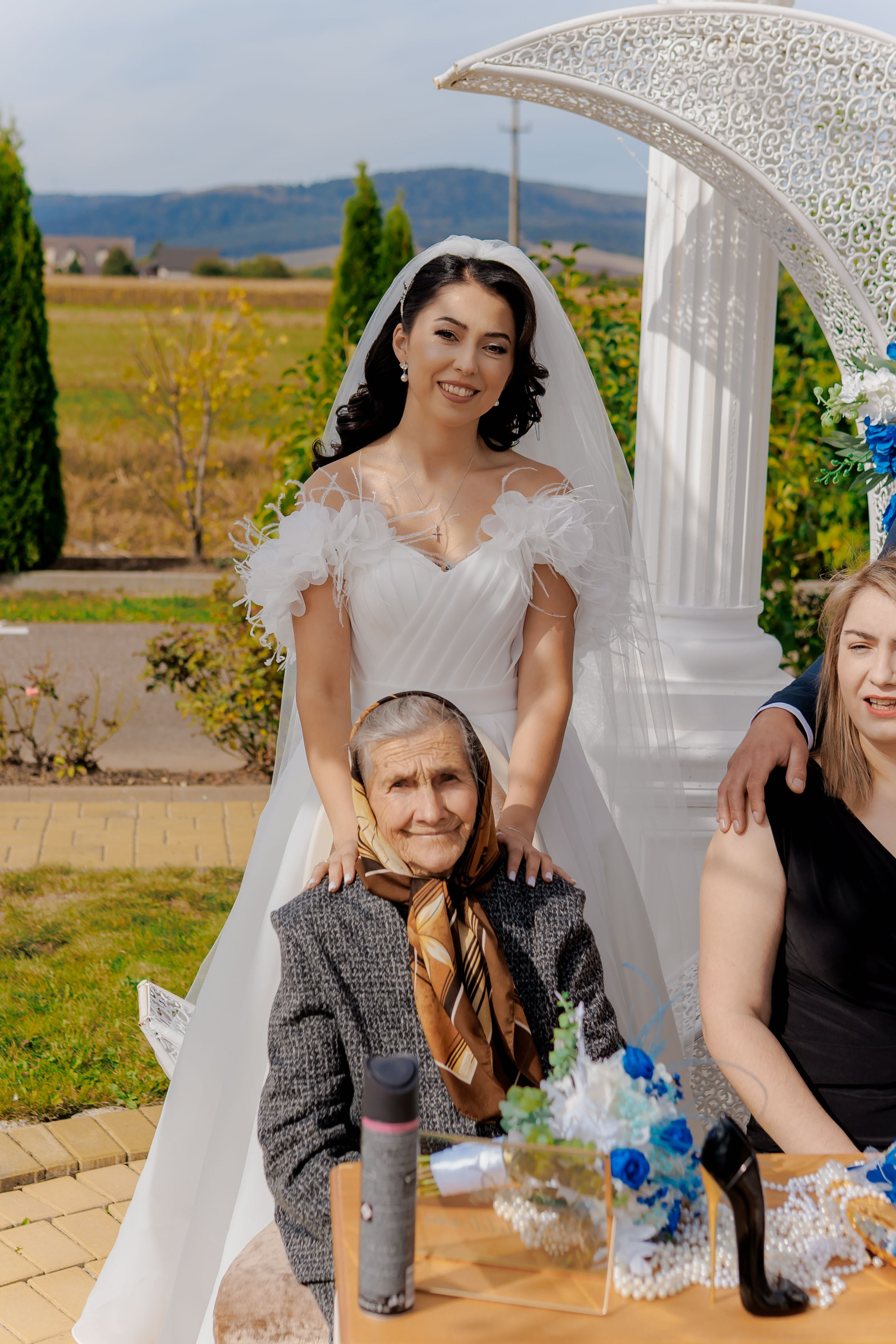 Loredana & Emilian – Ziua Nunții | Videografie - fotografie Botez Suceava, Iași, Botoșani. Servicii foto-video profesionale, pentru momente de neuitat