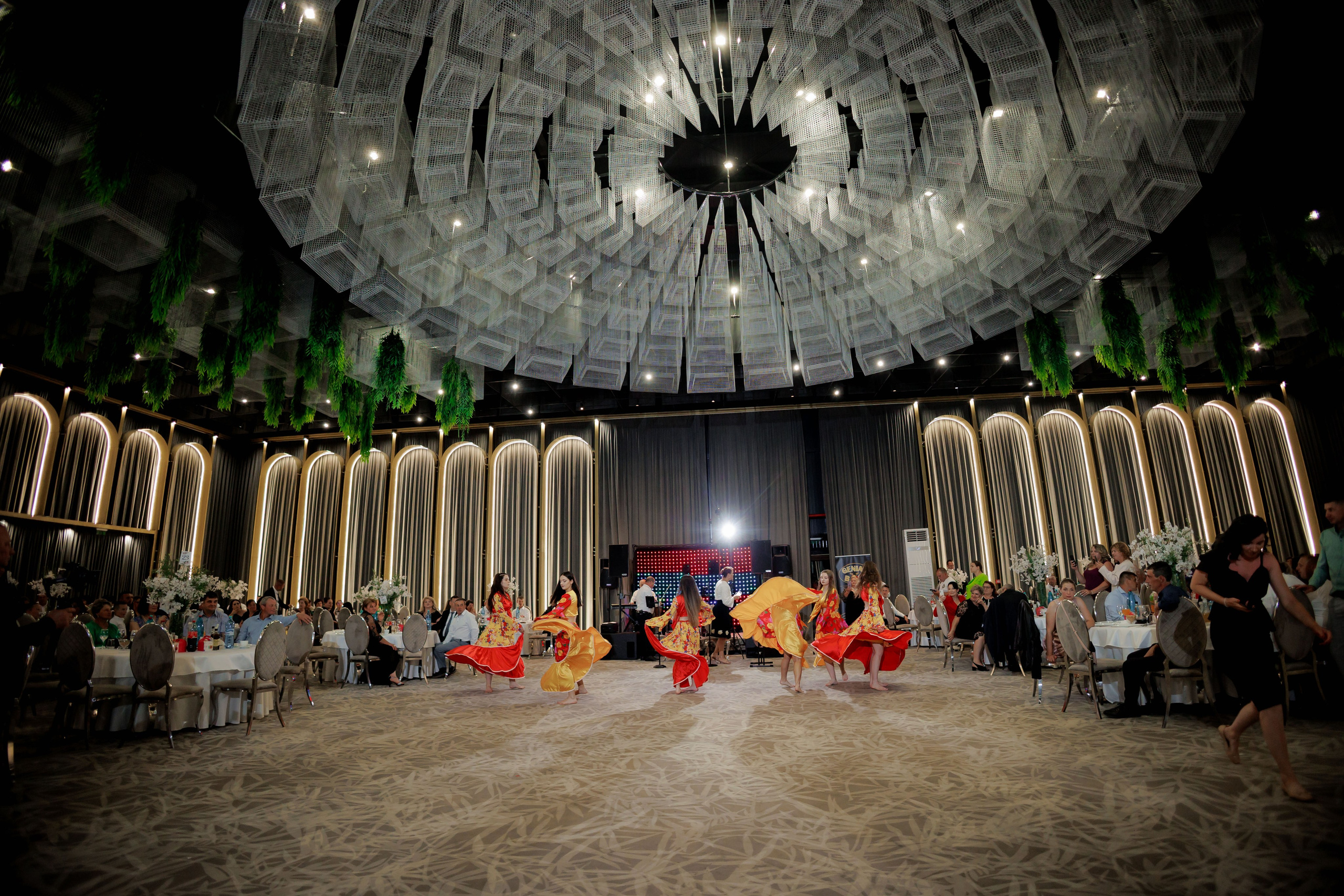 Nunta Nicoleta & Răzvan | Fotografie & Videografie Profesională. Servicii foto-video profesionale, pentru momente de neuitat