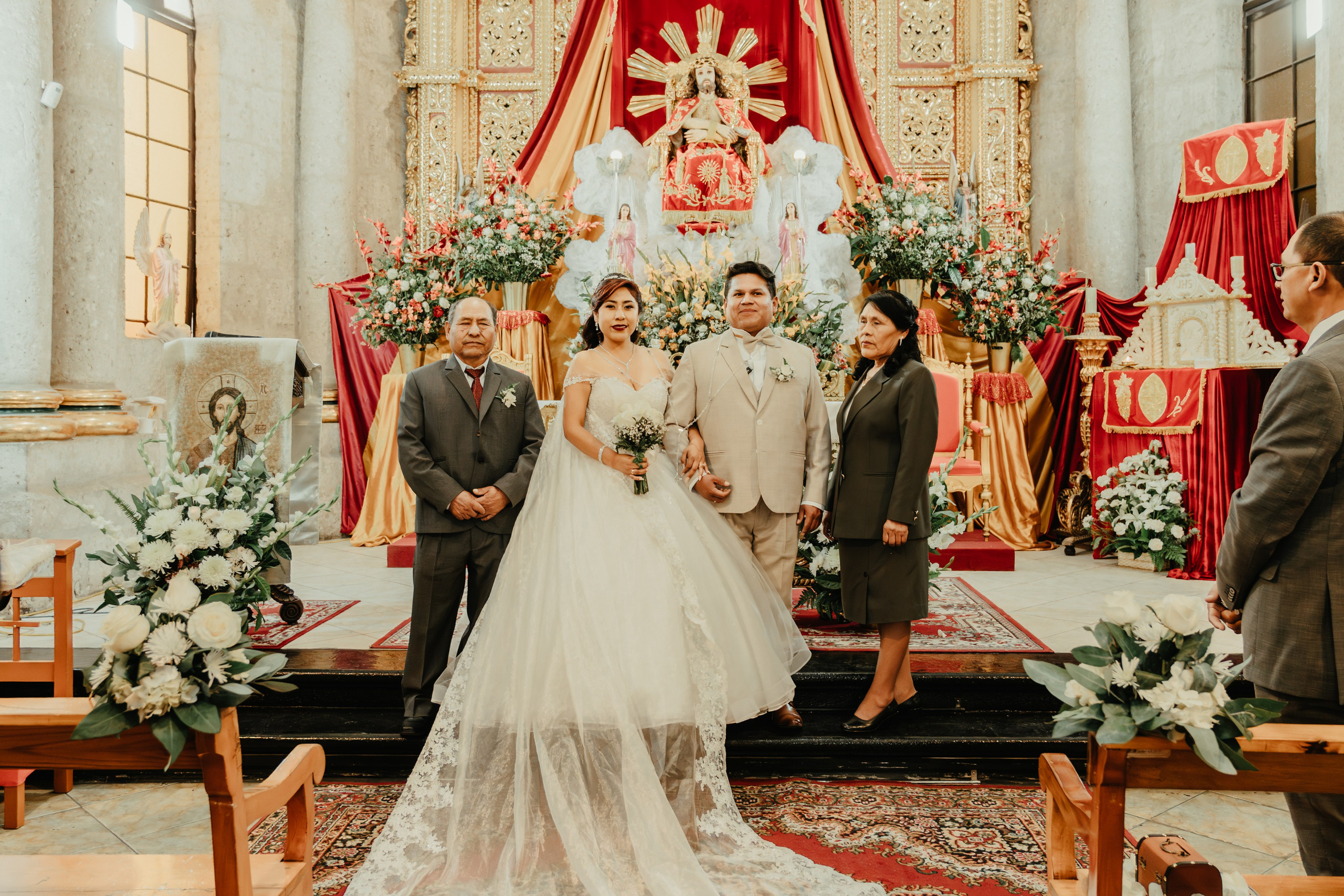 VANESSA + FRANKLIN BODA RELIGIOSA. Studio KVTA | Fotografía y Video de Bodas en Arequipa