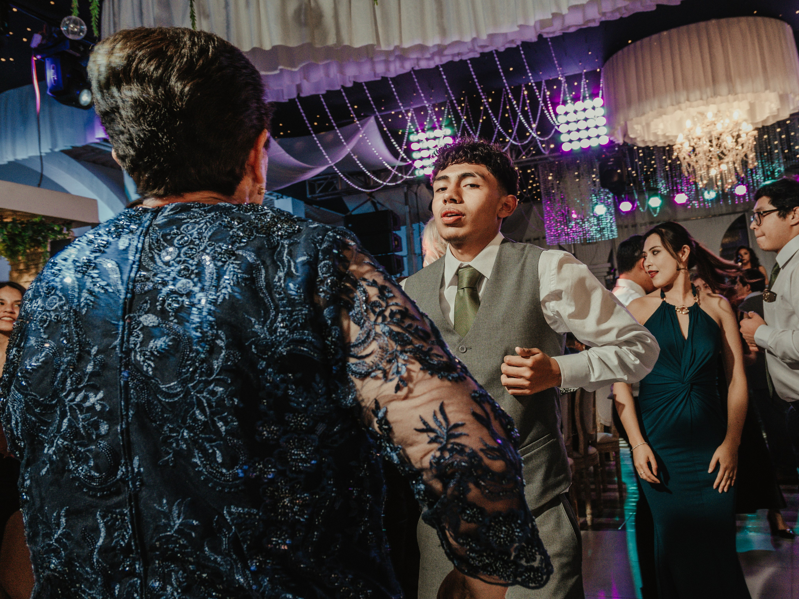 CARLA Y MARIO BODA RELIGIOSA. Studio KVTA | Fotografía y Video de Bodas en Arequipa