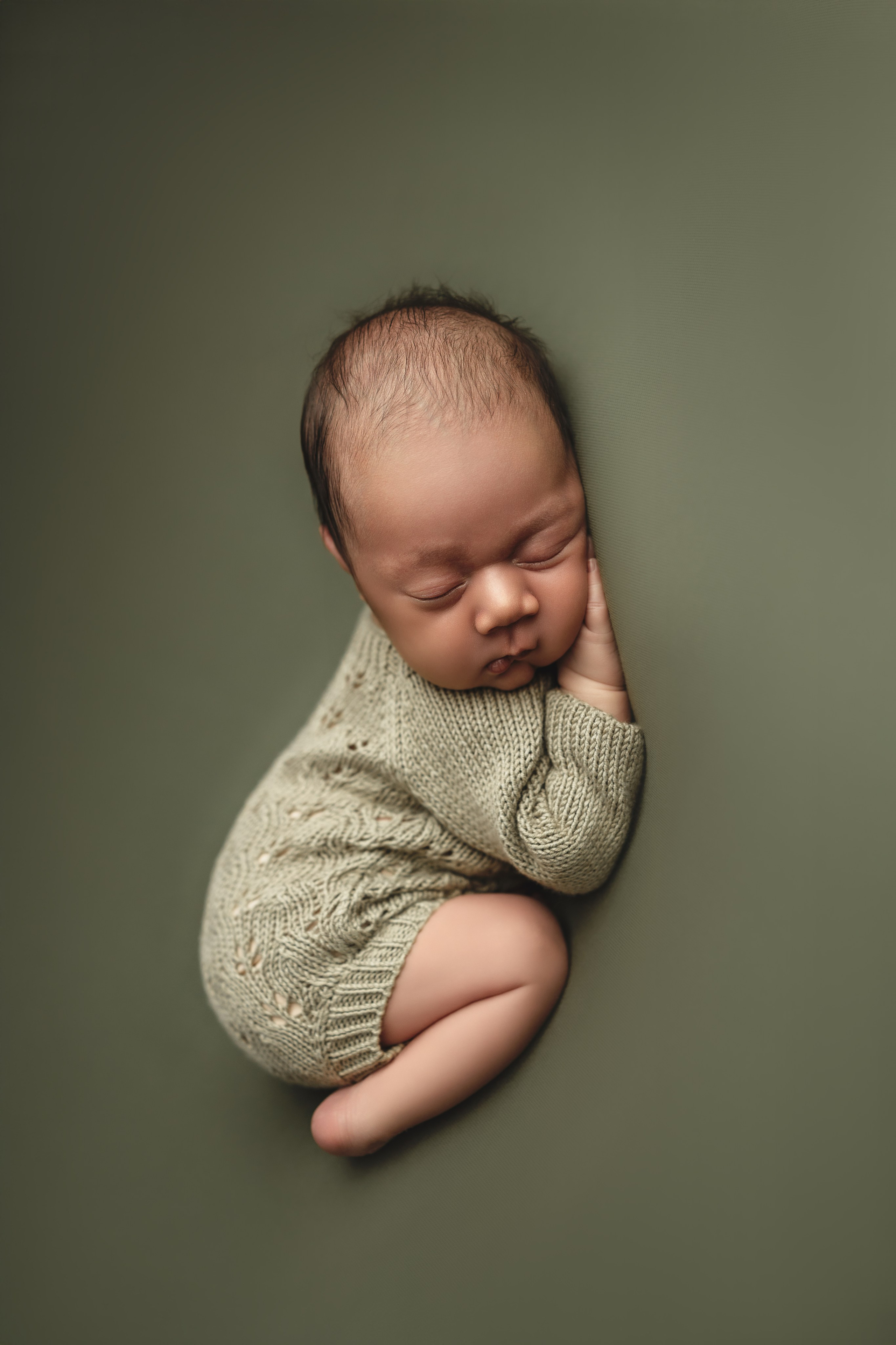 Newborn Classic. Newborn, kids, family photographer based near Zurich, Switzerland