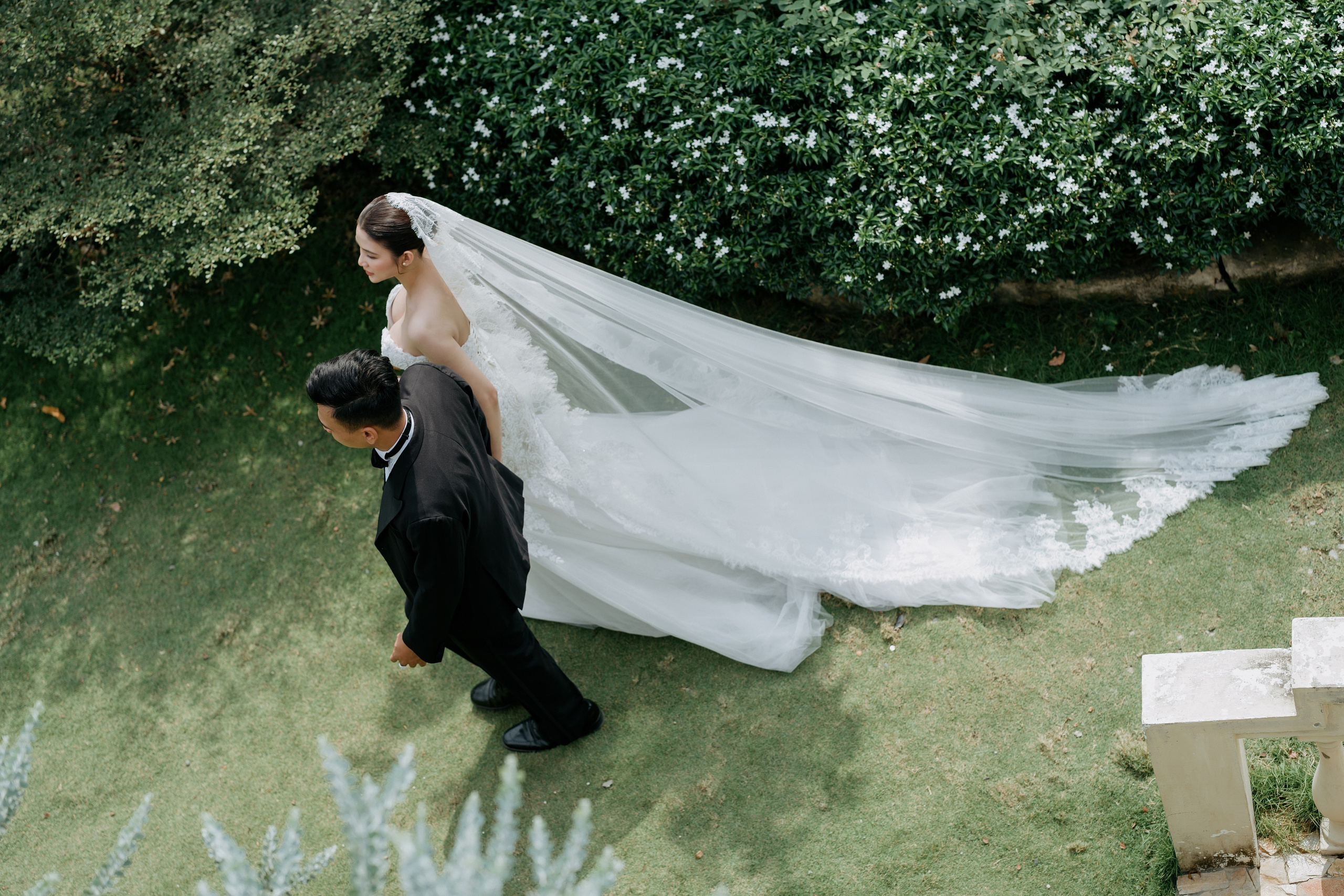 THU & NHU / An garden. Saigon Wedding Present | Art Beyond Moments