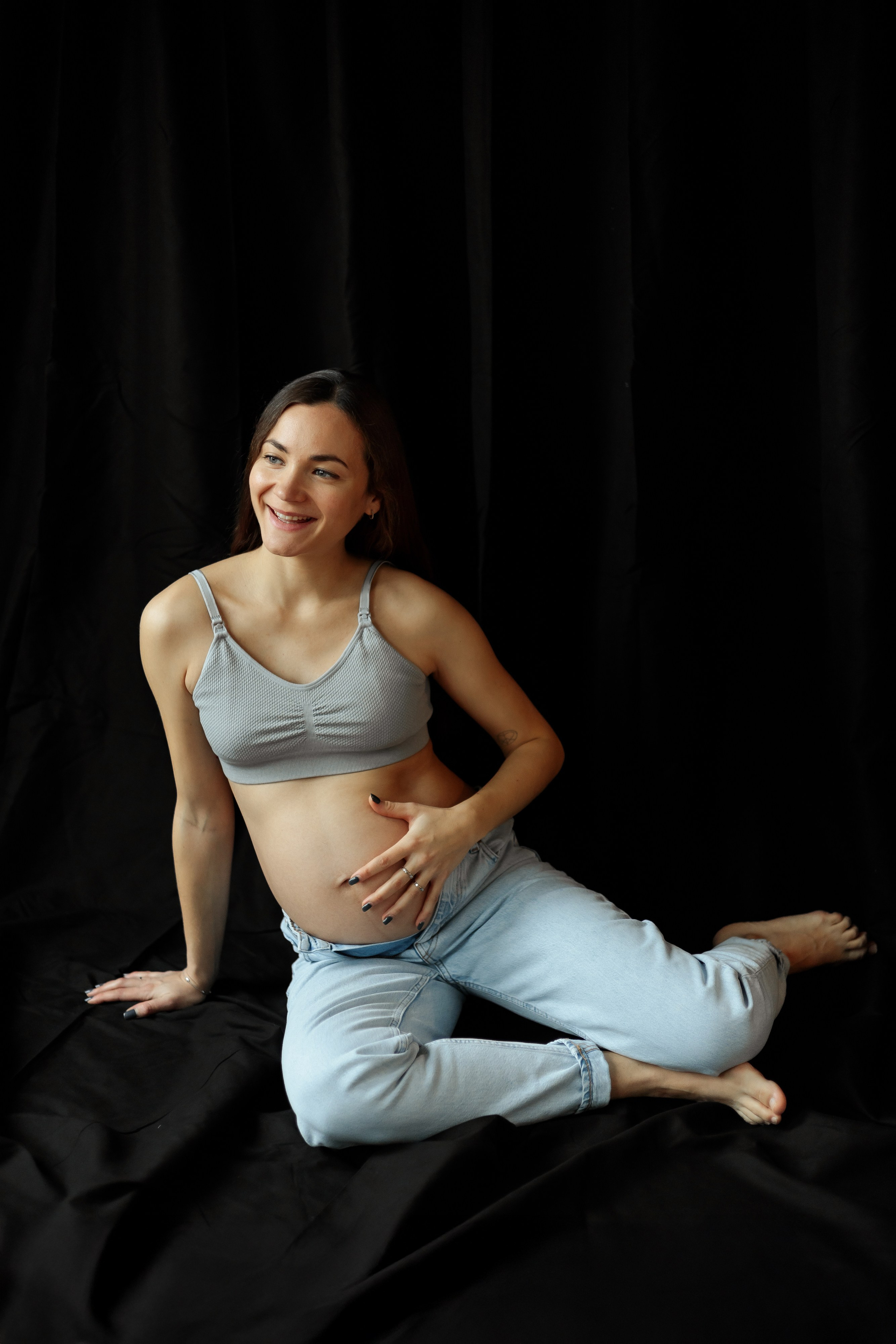 Pregnancy shooting at home. Elena Gorobets. Photographer in Zagreb
