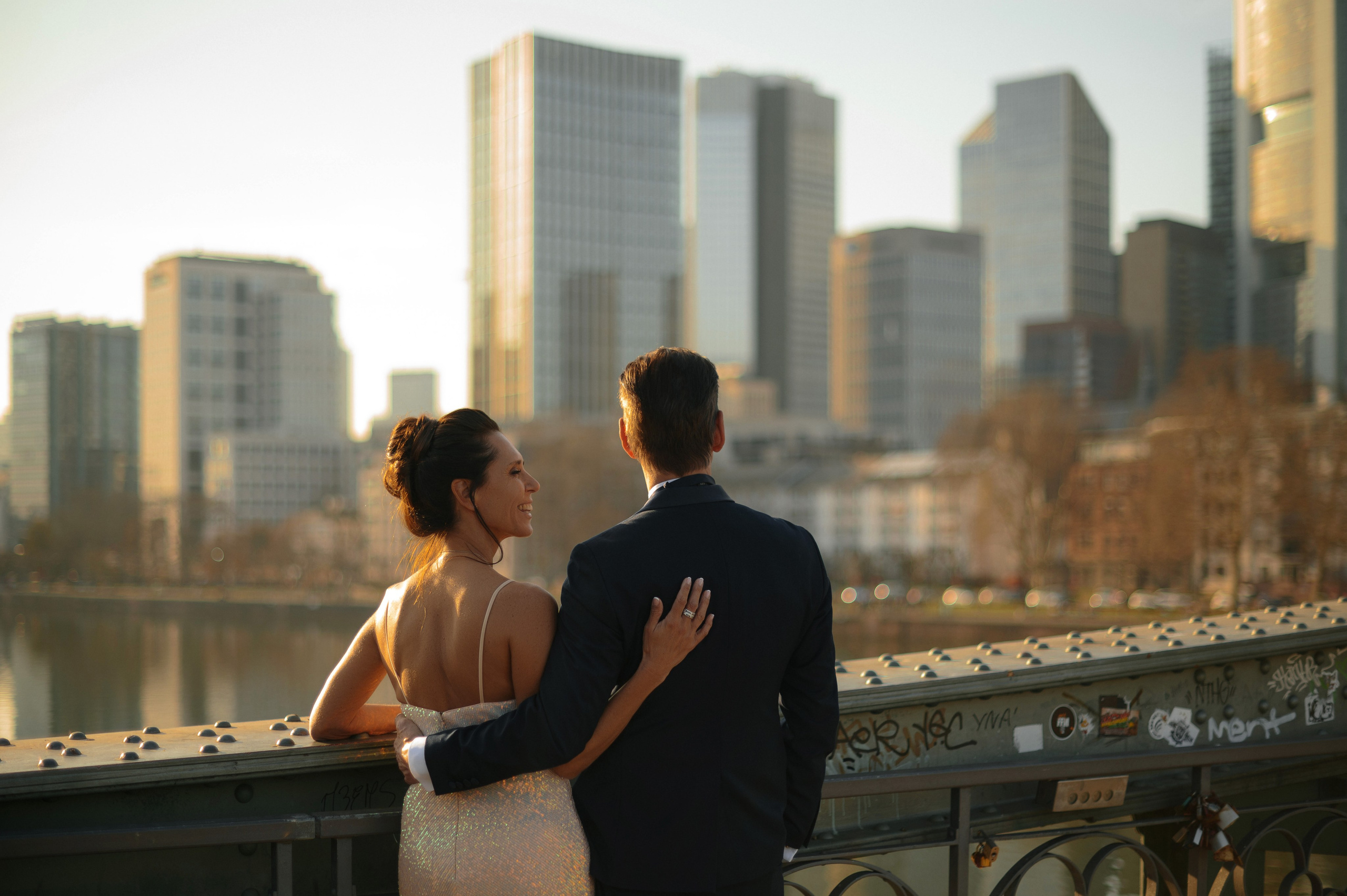 Standesamtliche Hochzeit in Frankfurt - Getting Ready, First Look & Römer