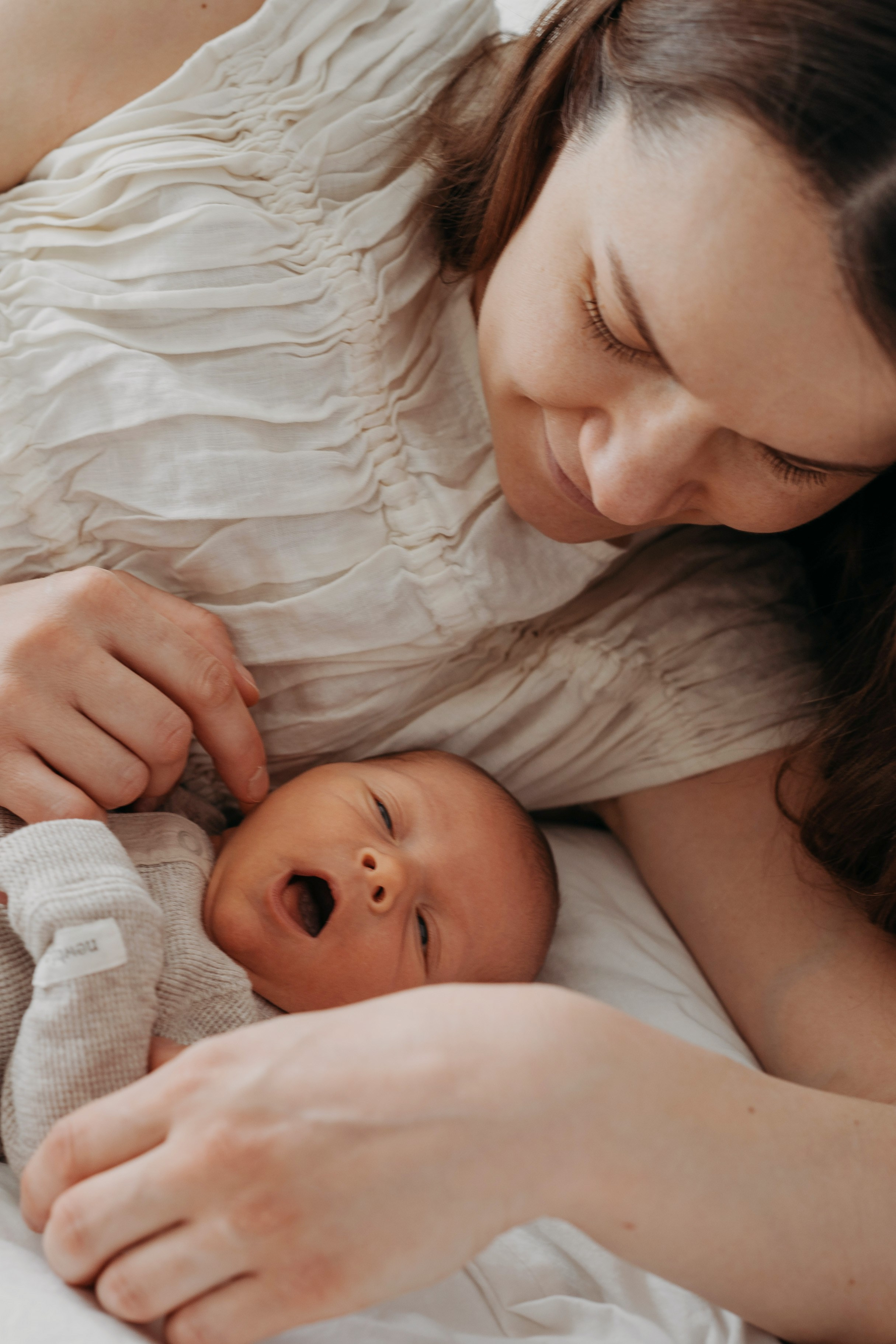Лео и Соня (10 дней и 5 лет). Фотограф новорожденных и детей первого года Евгения Михалькевич