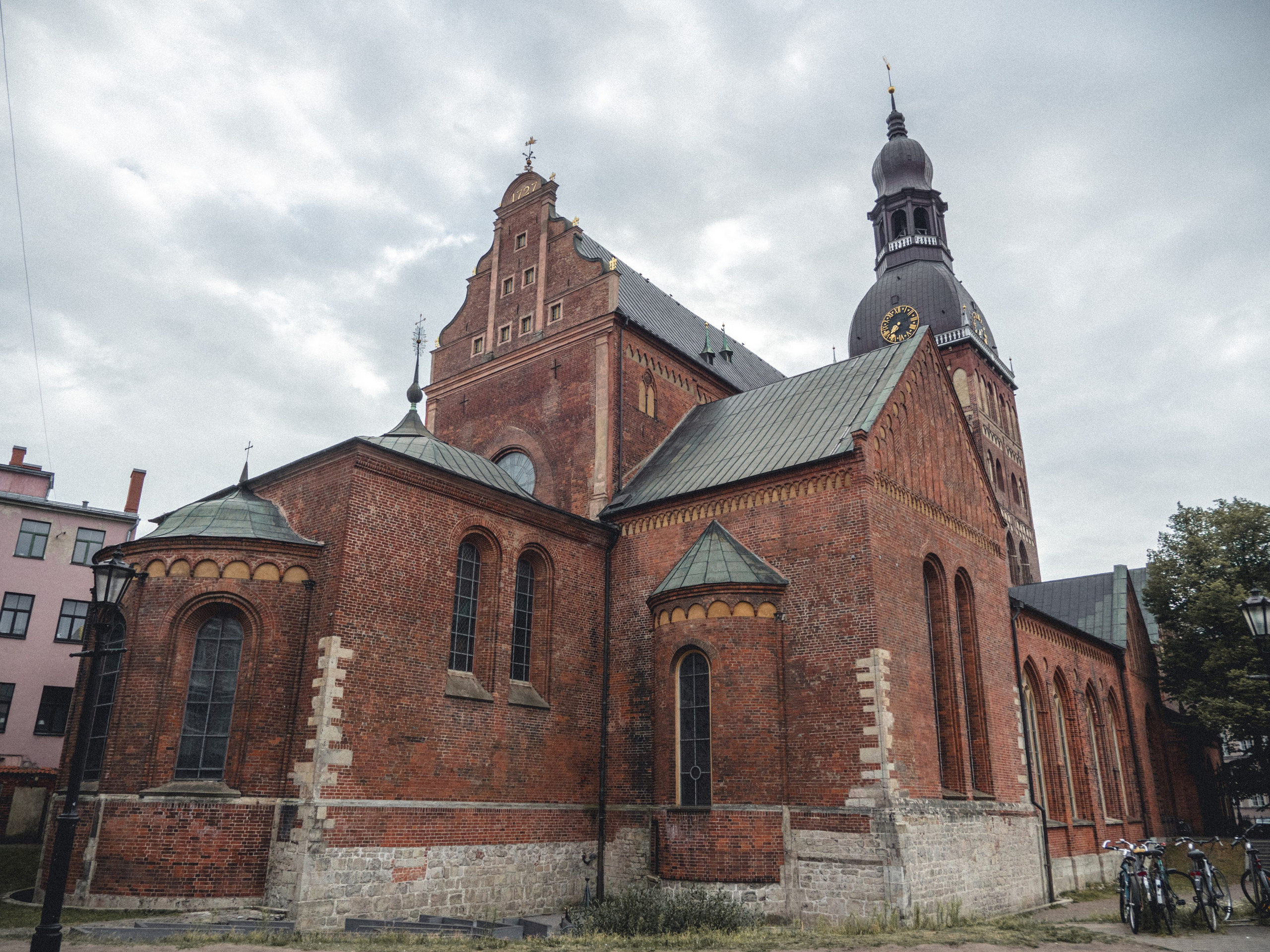 Voyage à Riga. Photographe sur Cote d’Azur. Portraits de familles, couples, enfants, événements