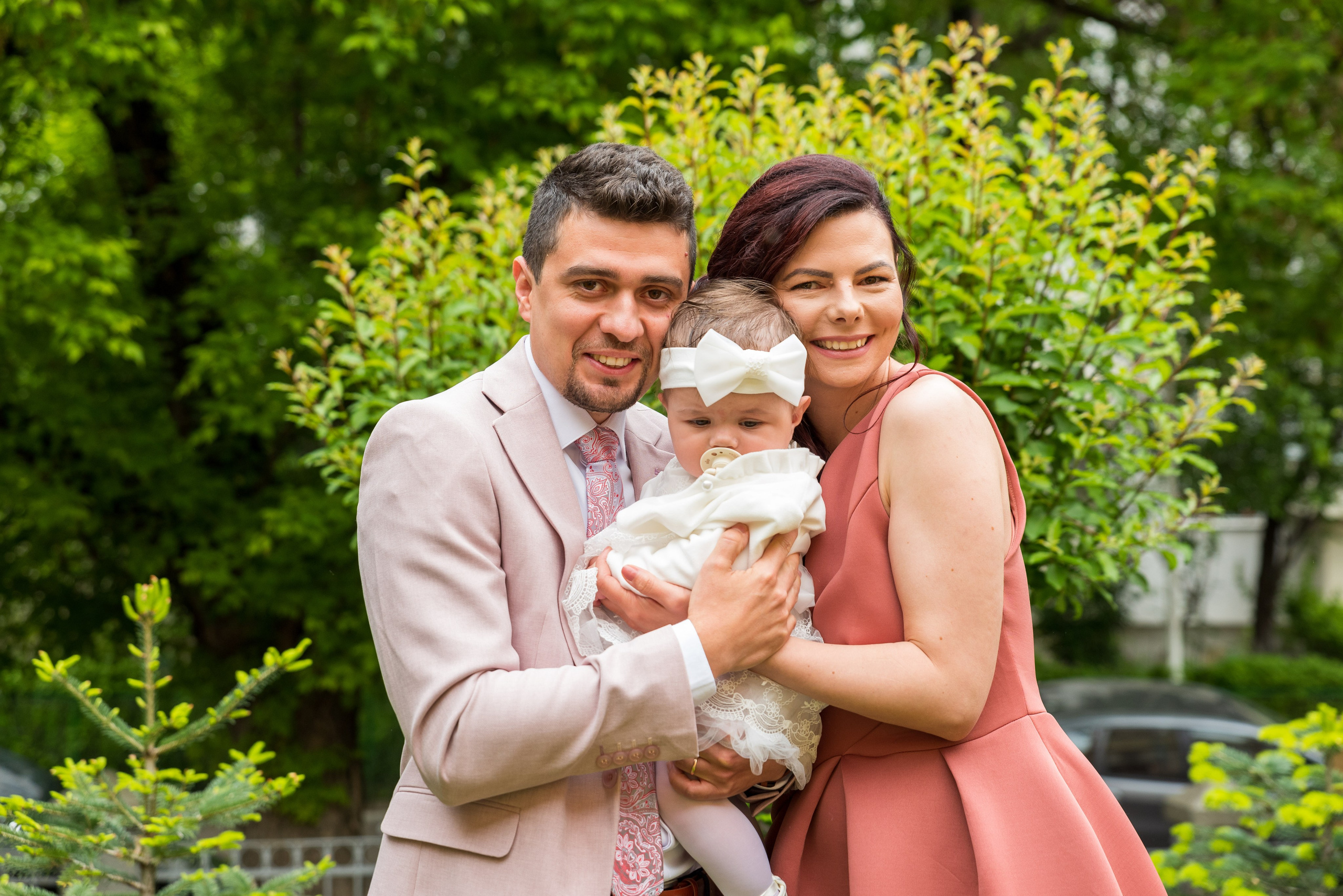 Catholic baptism photographer, church photo session, baby photos, professional baptism photographer Bucharest, family photo session, baby photo session, baptism photos at home, baby preparation photos, baby baptism, baptism customs, baptism photographer, baptism photo offer , professional photographer Bucharest, baptism.