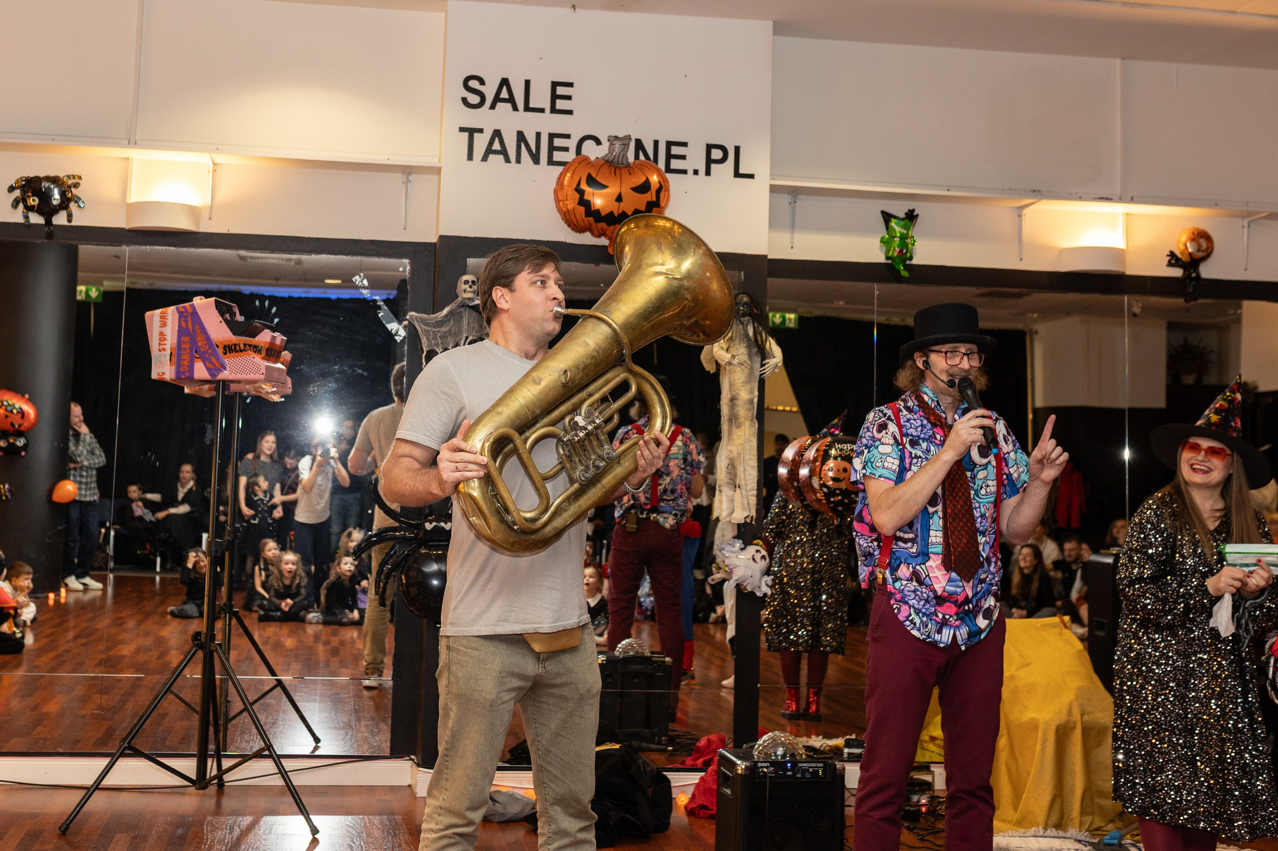 Leo dance studio Helloween 2025. Семейный и детский фотограф в Варшаве Мила Бобровская