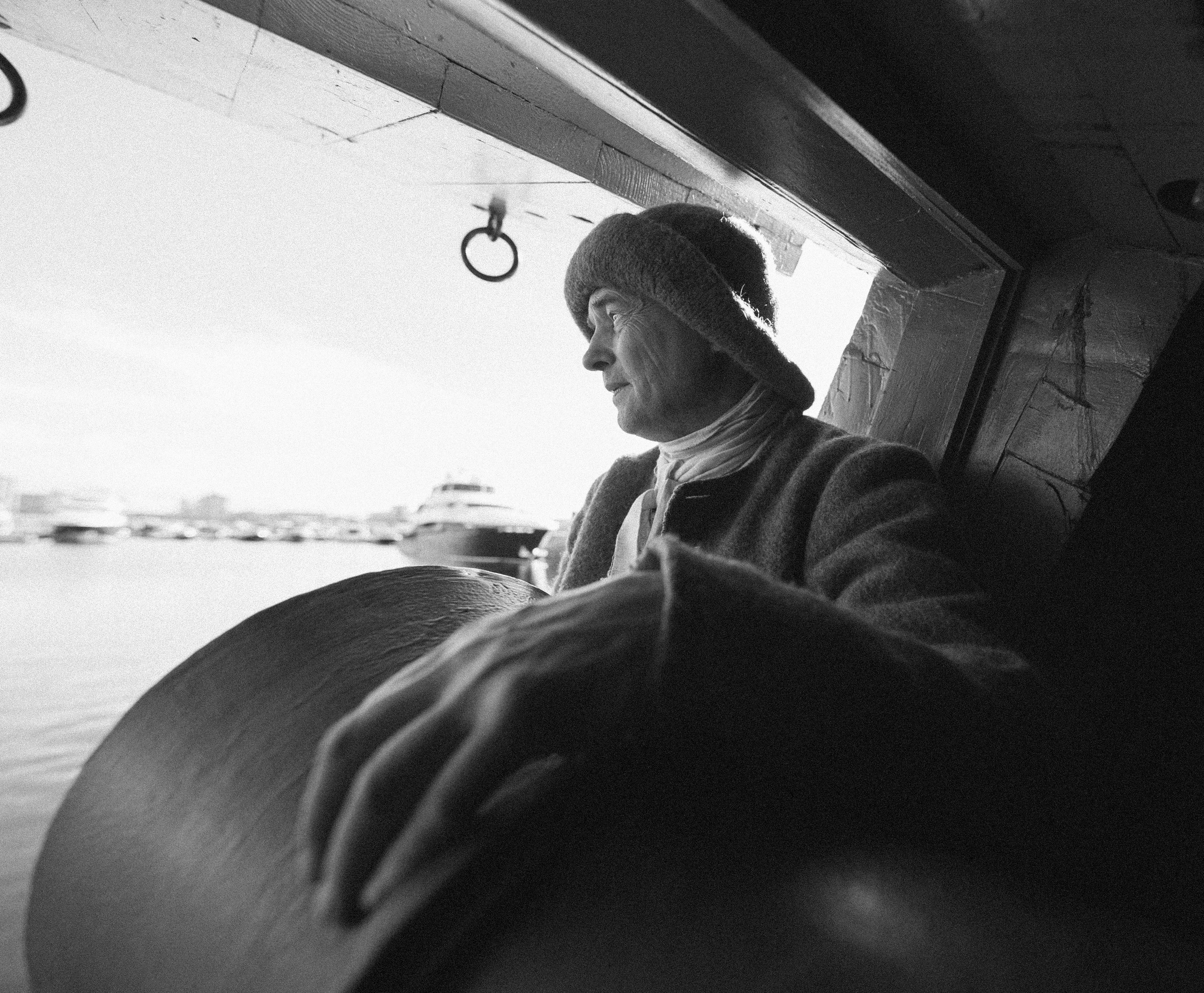 2025. Стрит-фотография, полная абсурда, идиотизма и красоты