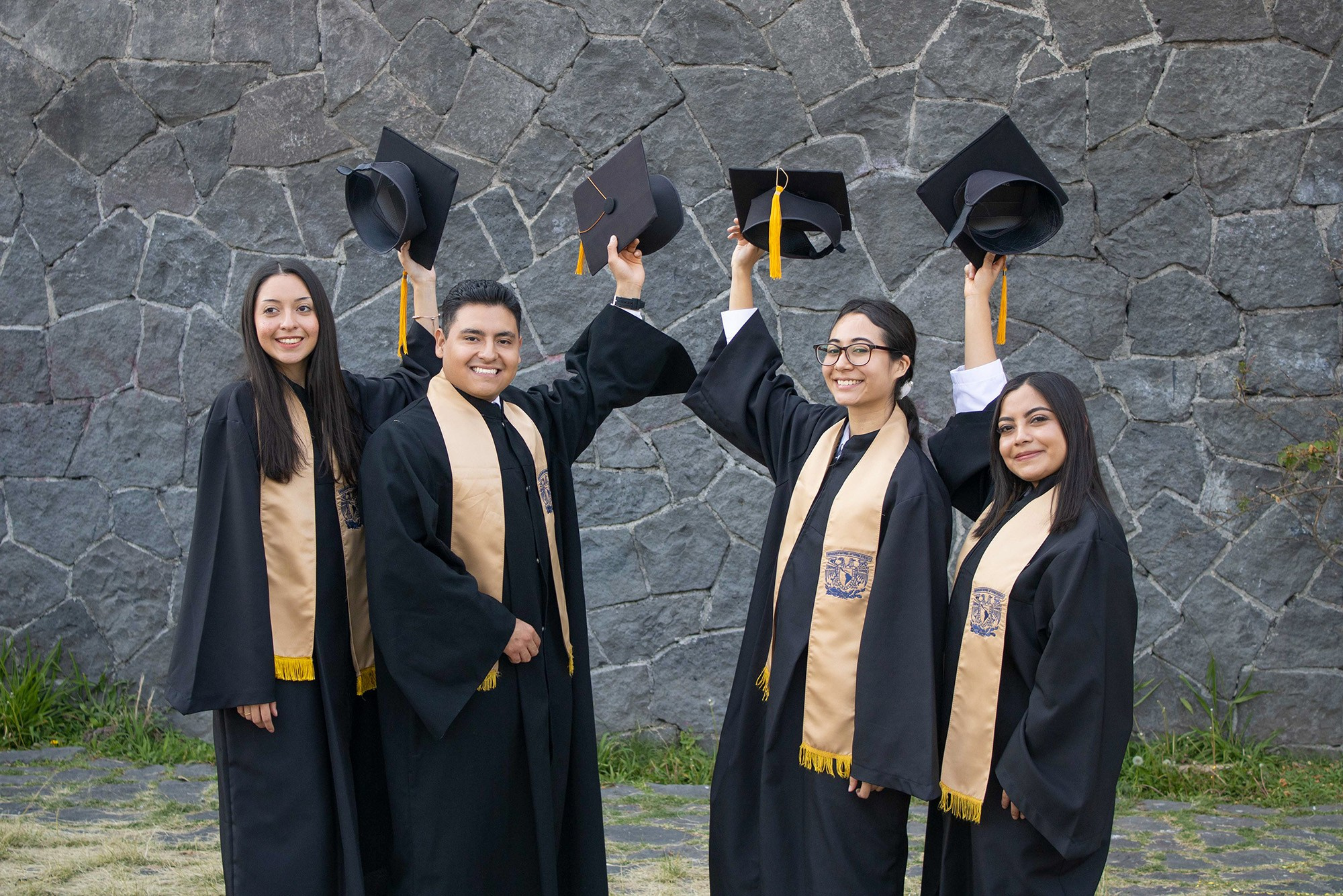 Sesión de fotos de graduación en CU. Marisol Murillo Fotógrafa profesional en Chimalhuacán, Edo. de México