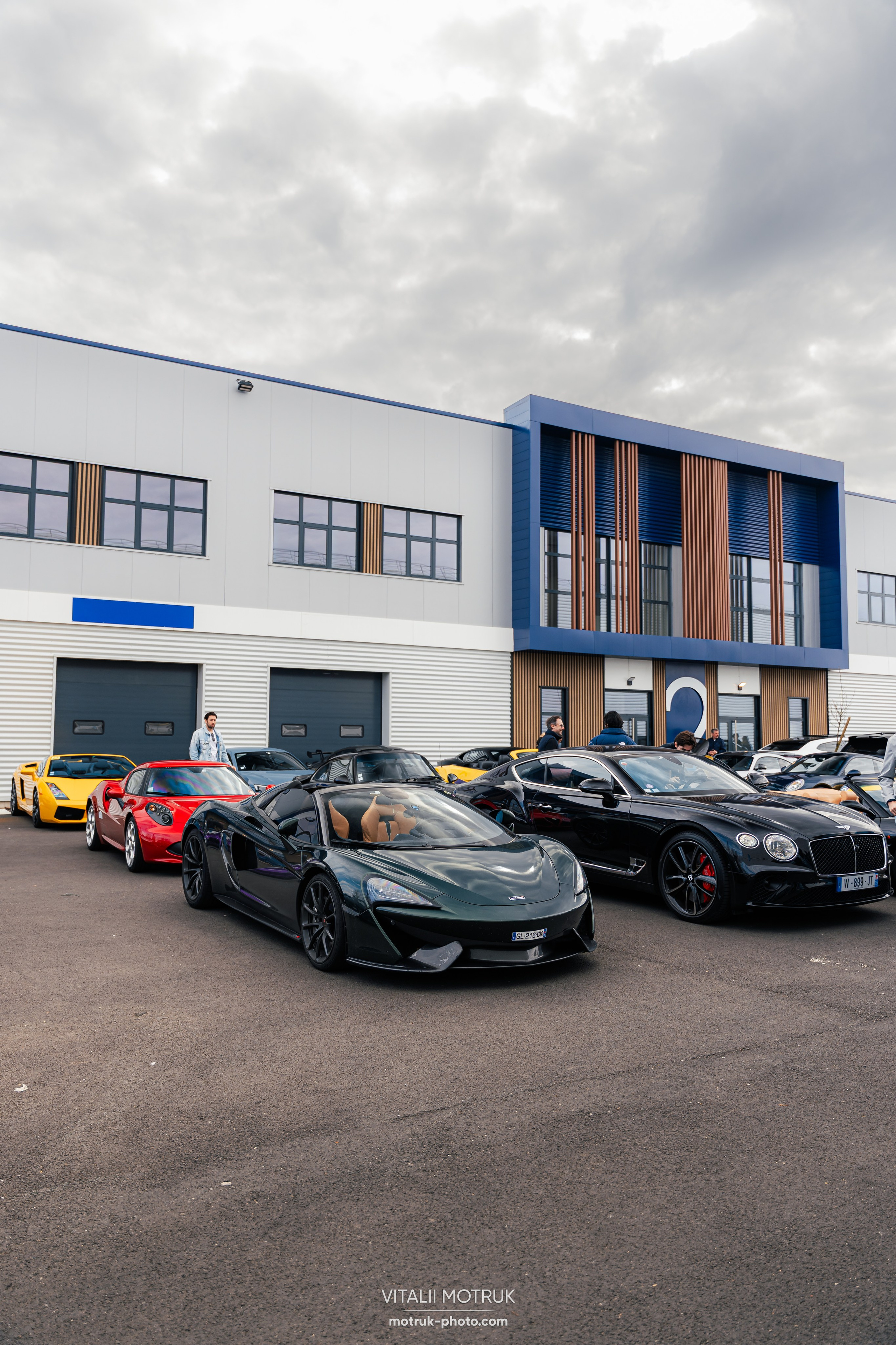 Cars and Coffee 9 mars — BEMA. Photographe de voitures à Paris — Vitalii Motruk