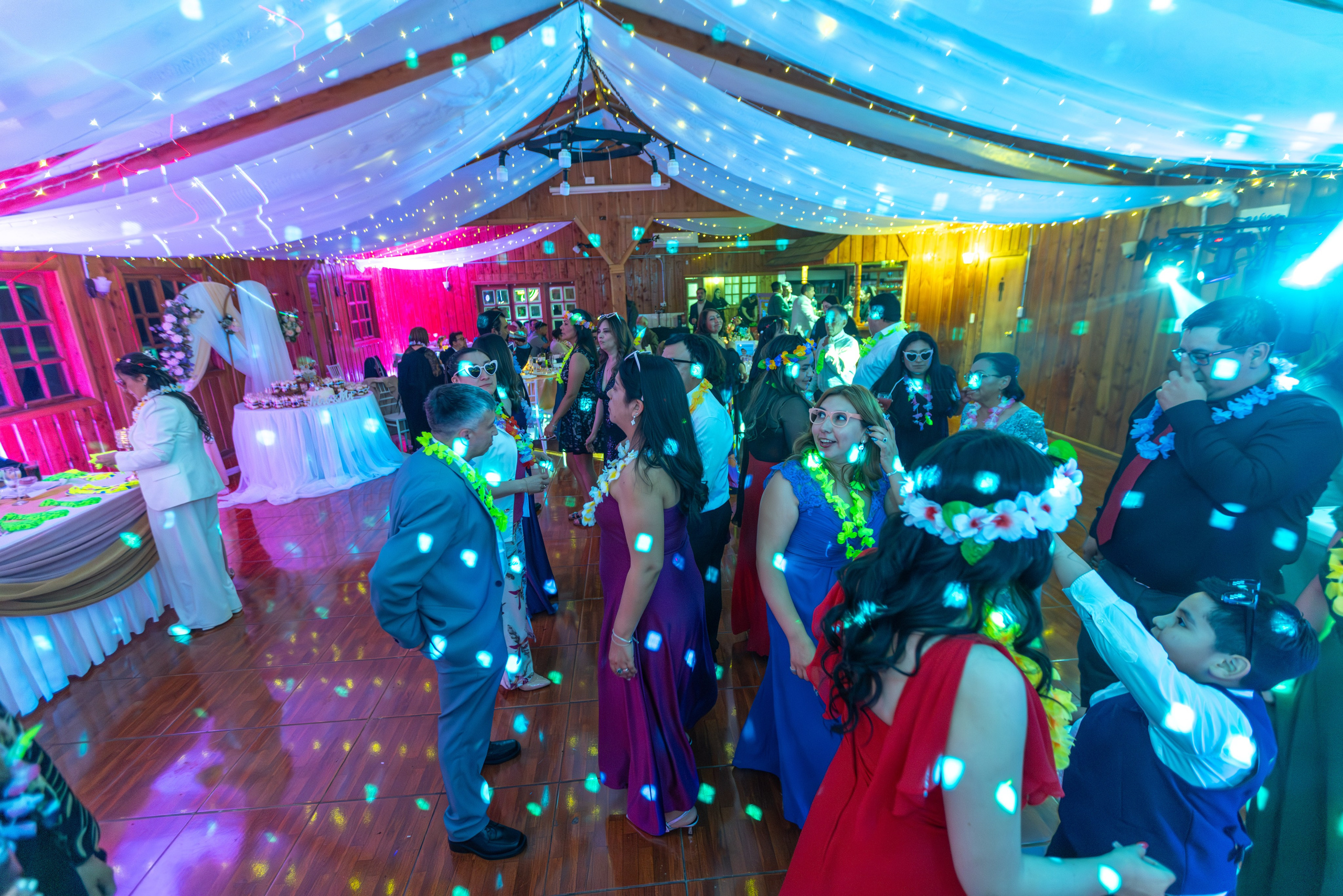 Elizabeth & Luis. Dinka & Emilio - El arte de preservar lo que no se repite