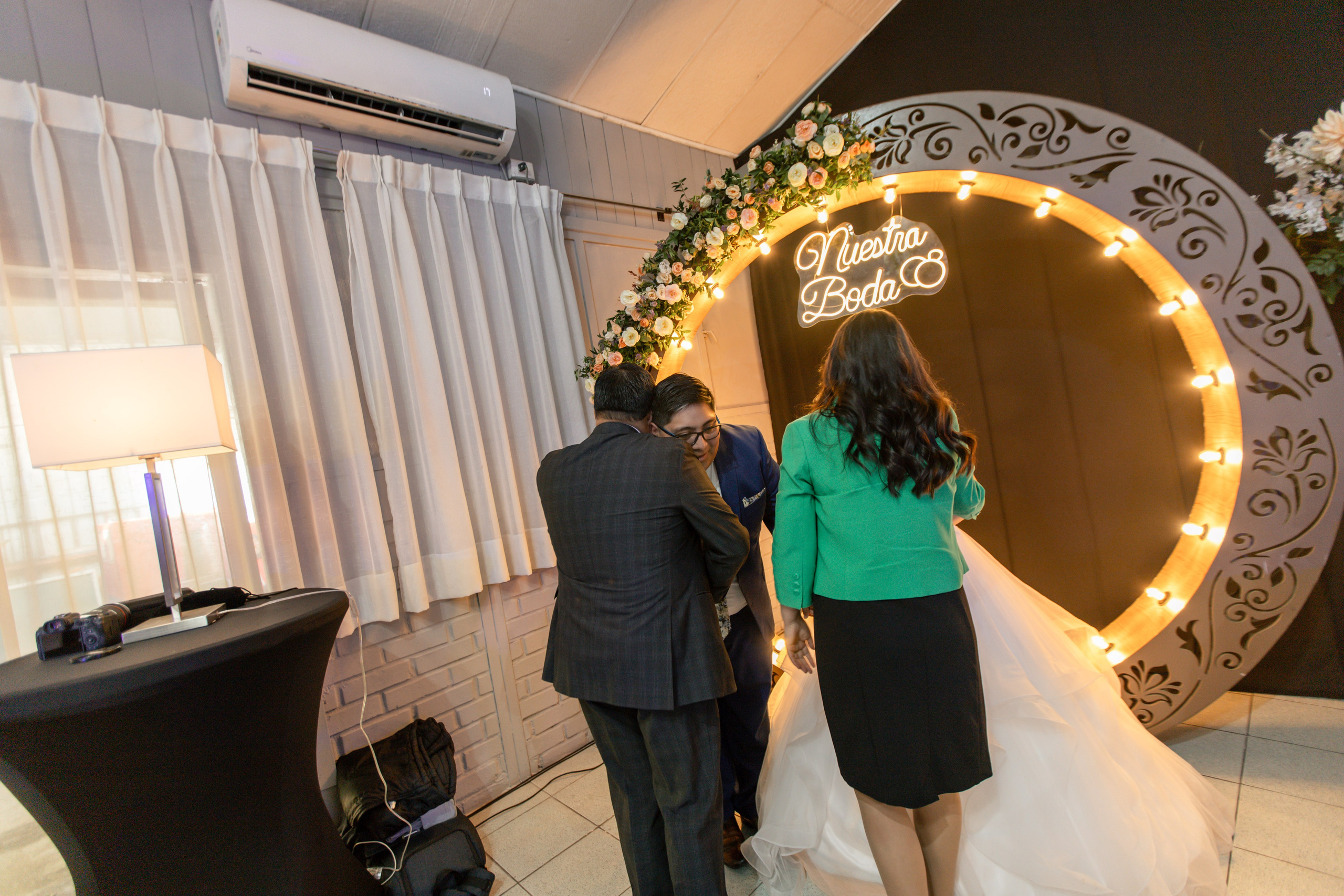 Johana y Edgar. Dinka & Emilio - El arte de preservar lo que no se repite