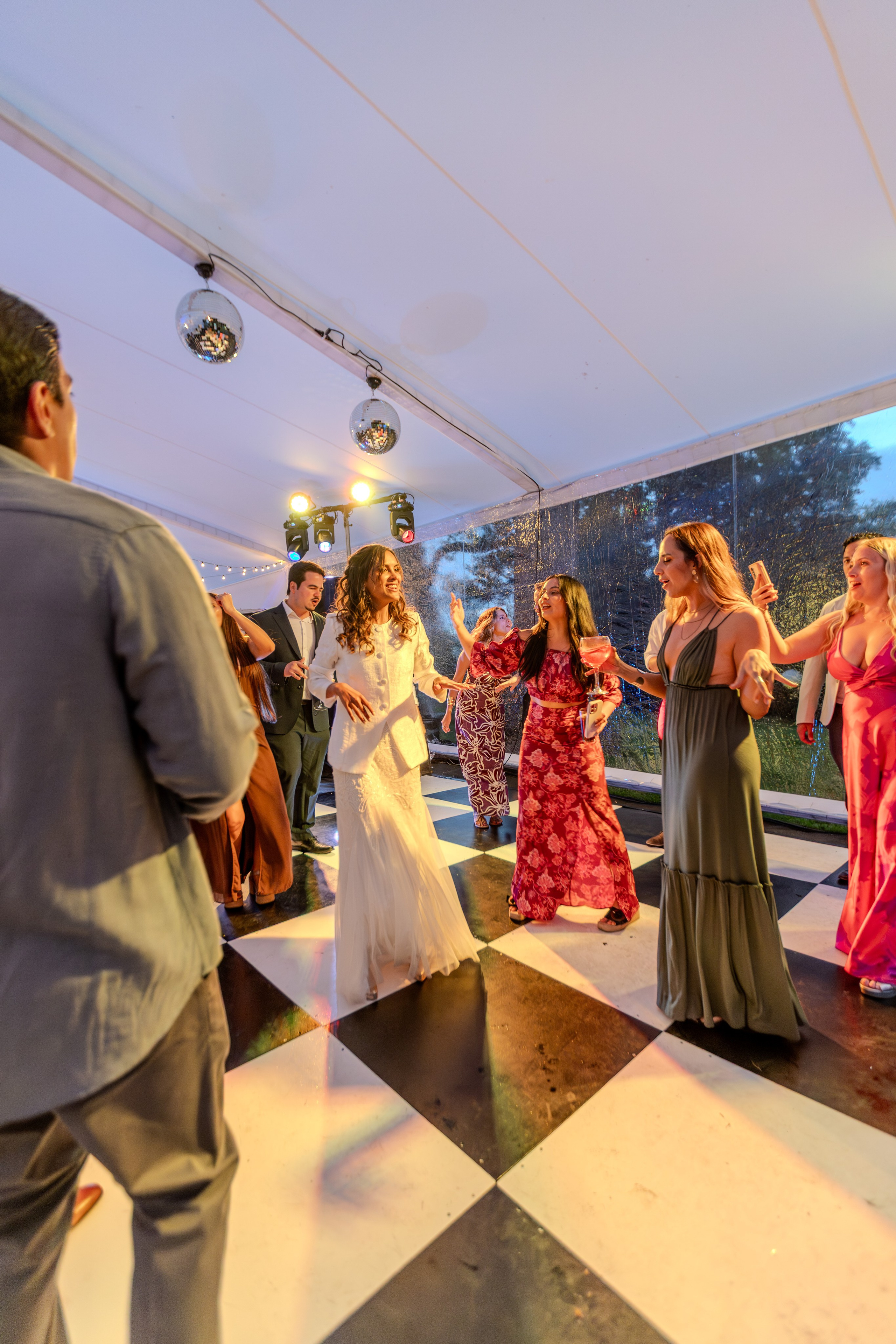 Javiera y Diego. Dinka & Emilio - El arte de preservar lo que no se repite