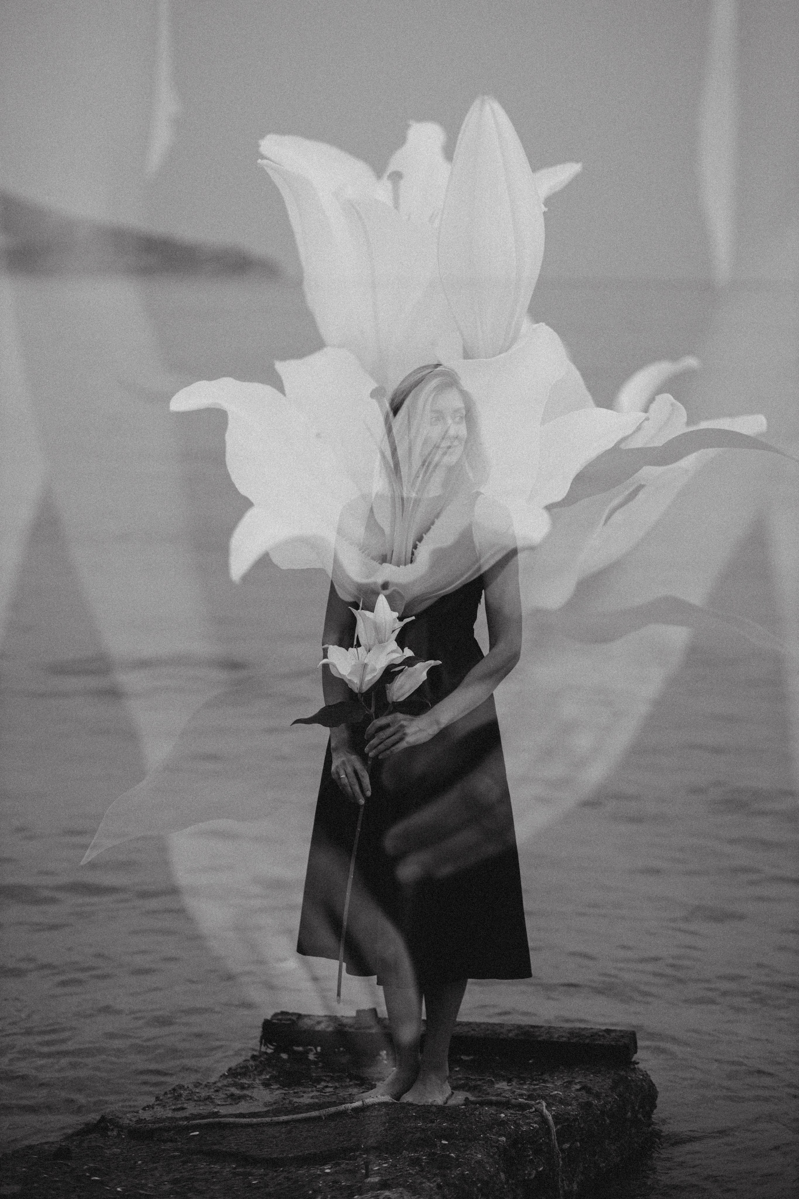 Катя с лилией. Фотограф Мила Ромашкина