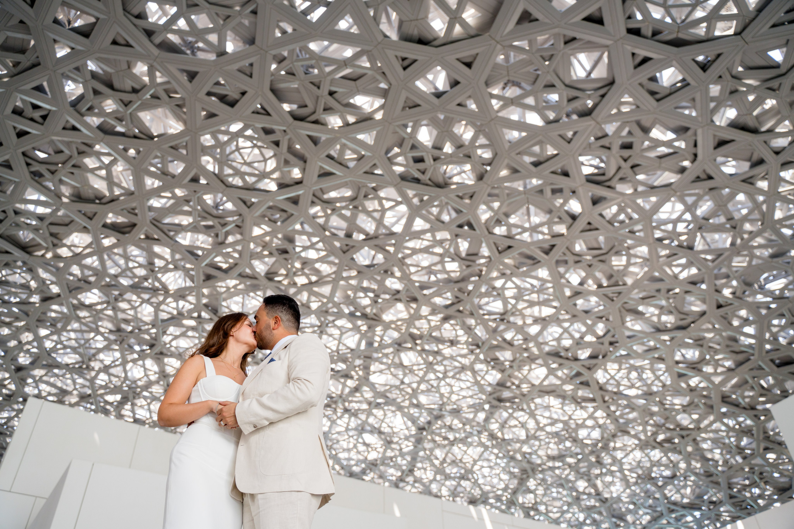 Love story Louvre Abu Dhabi. Фотограф в Абу Даби Марина