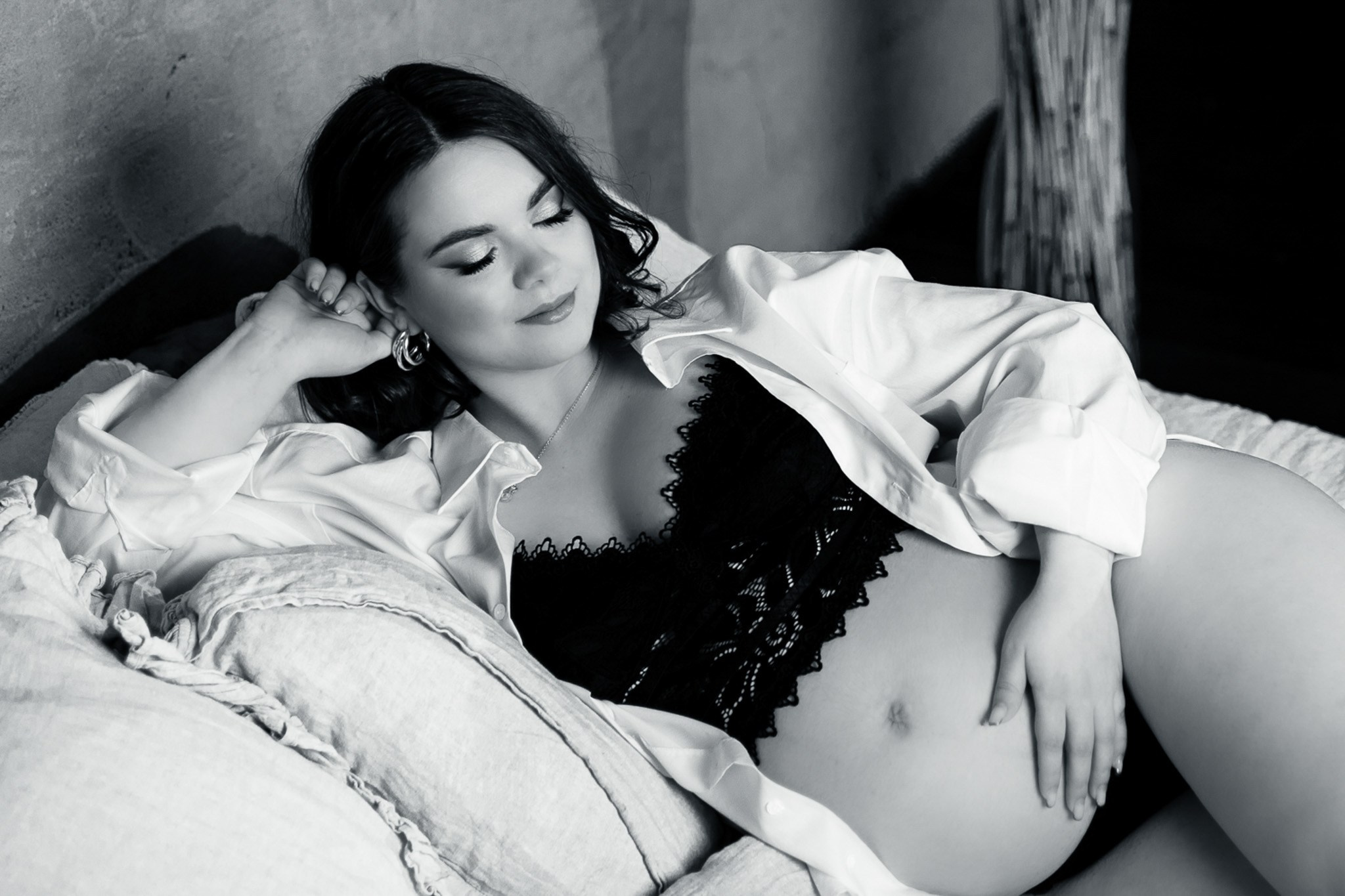 Grūtnieču fotosesija. Portretu fotosesija Rīgā| Biznesa portretu foto | Korporatīvās un darbinieku fotosesijas | Pasākumu fotogrāfs | Produktu fotogrāfs