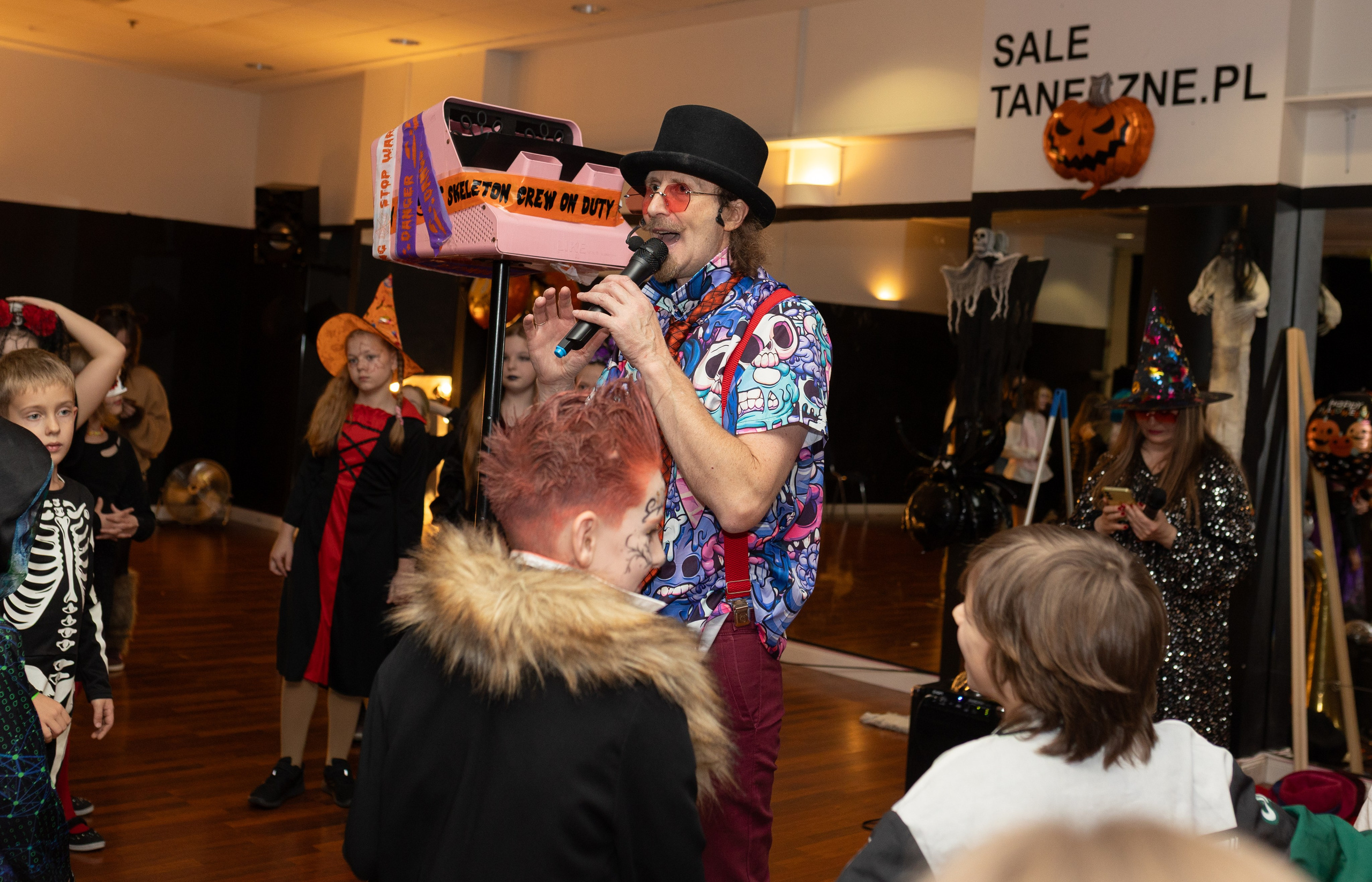 Leo dance studio Helloween 2025. Семейный и детский фотограф в Варшаве Мила Бобровская