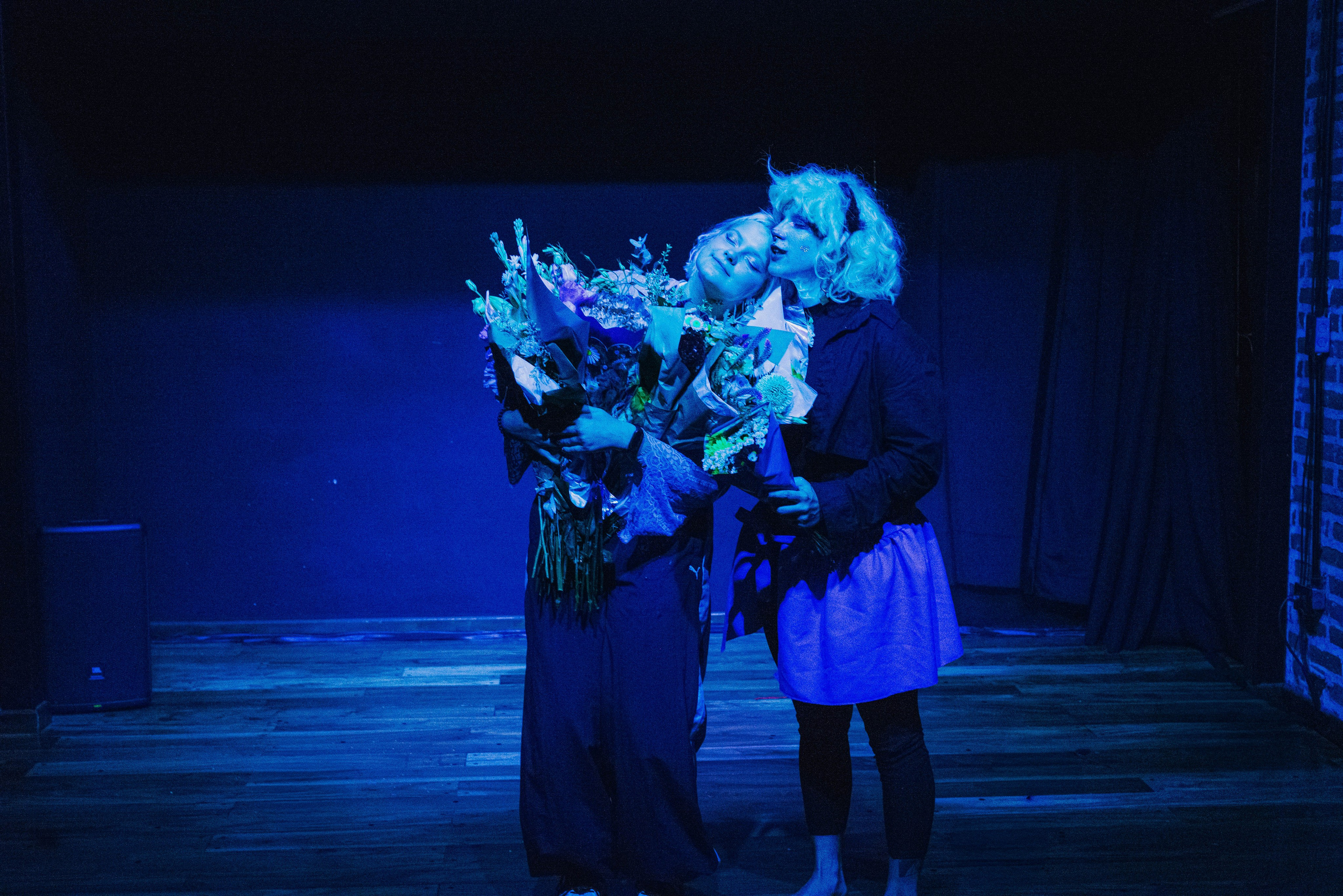 Анонс. Полковник и птицы. Фотограф @elmirkami в городе Буэнос-Айрес