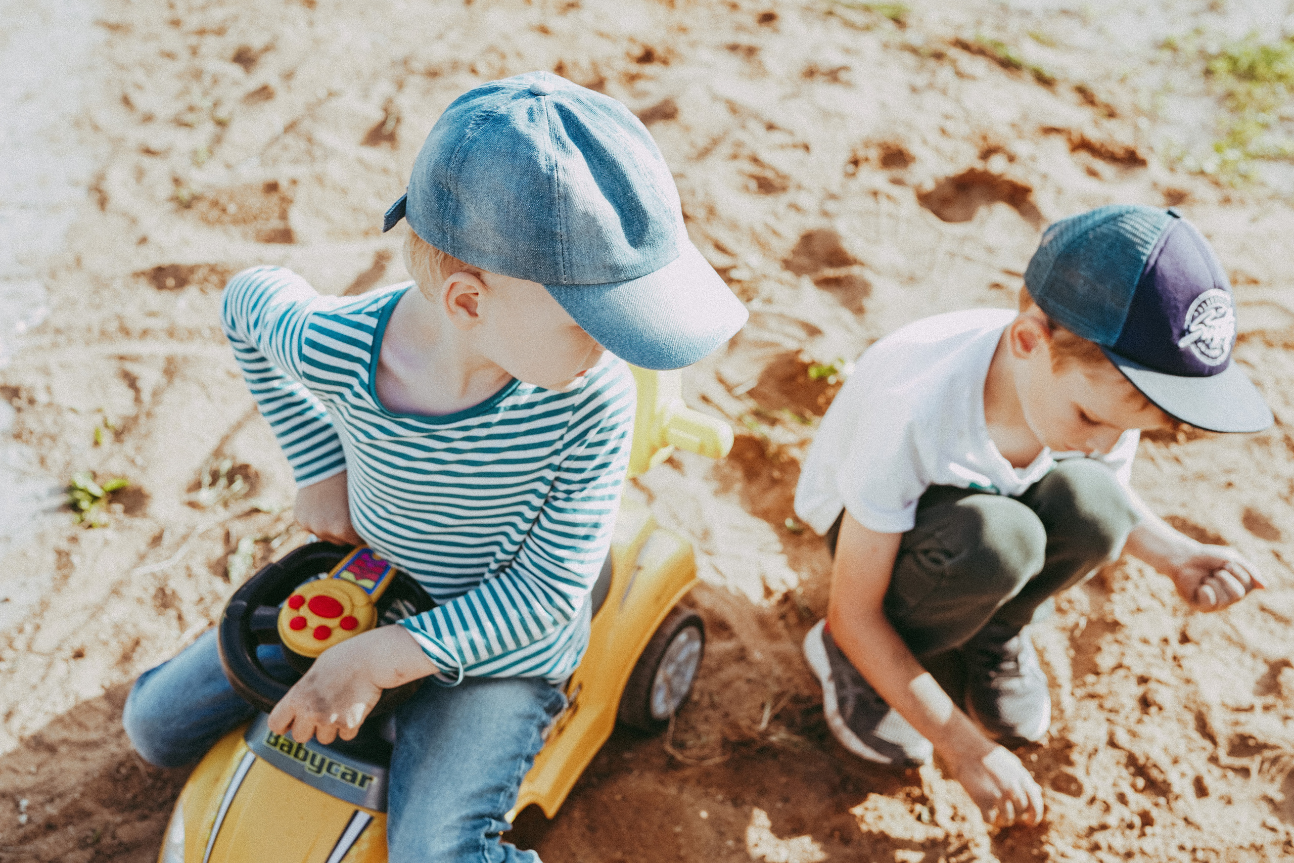 Игры во дворе. Фотограф новорожденных и детей первого года Евгения Михалькевич