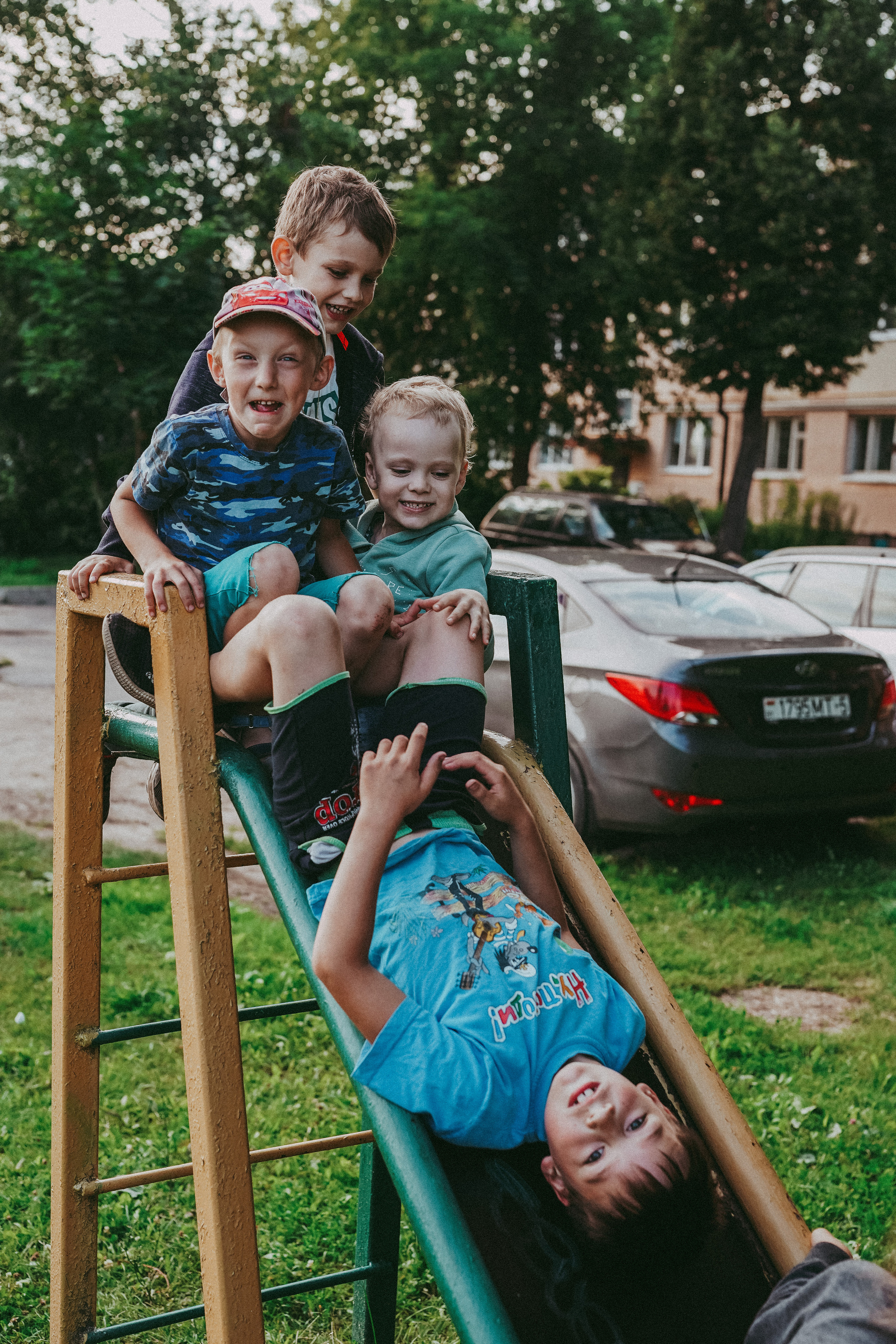 Игры во дворе. Фотограф новорожденных и детей первого года Евгения Михалькевич