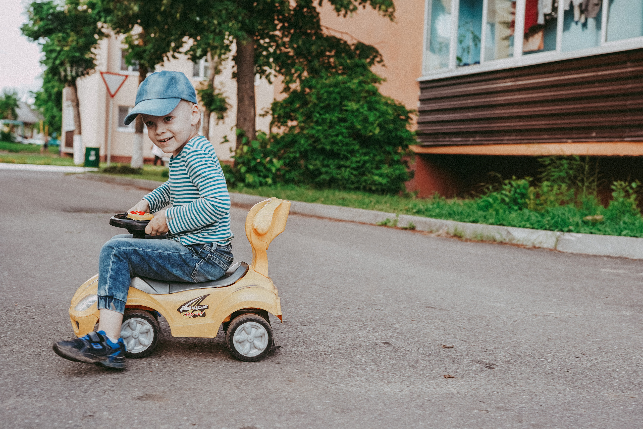 Игры во дворе. Фотограф новорожденных и детей первого года Евгения Михалькевич