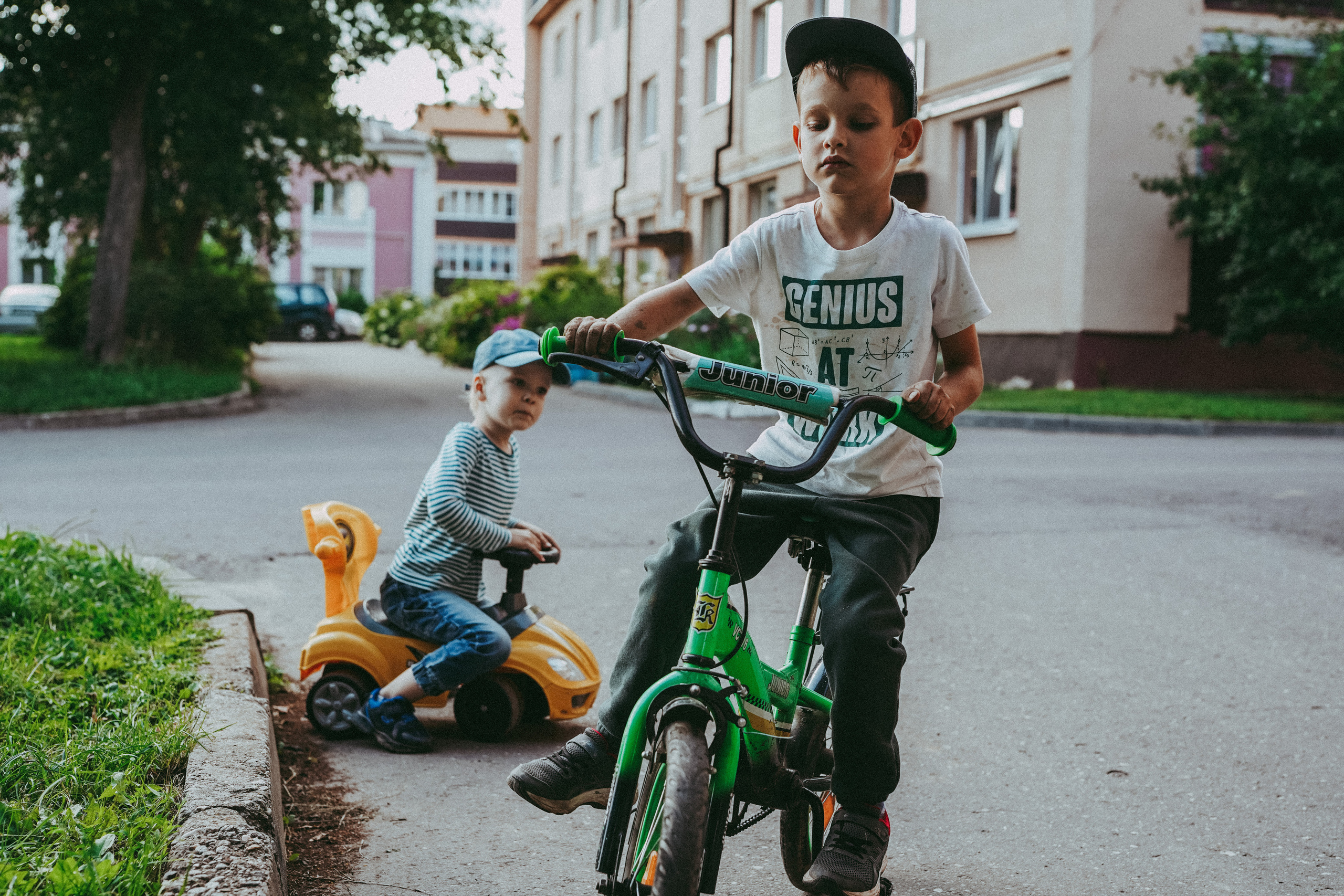 Игры во дворе. Фотограф новорожденных и детей первого года Евгения Михалькевич