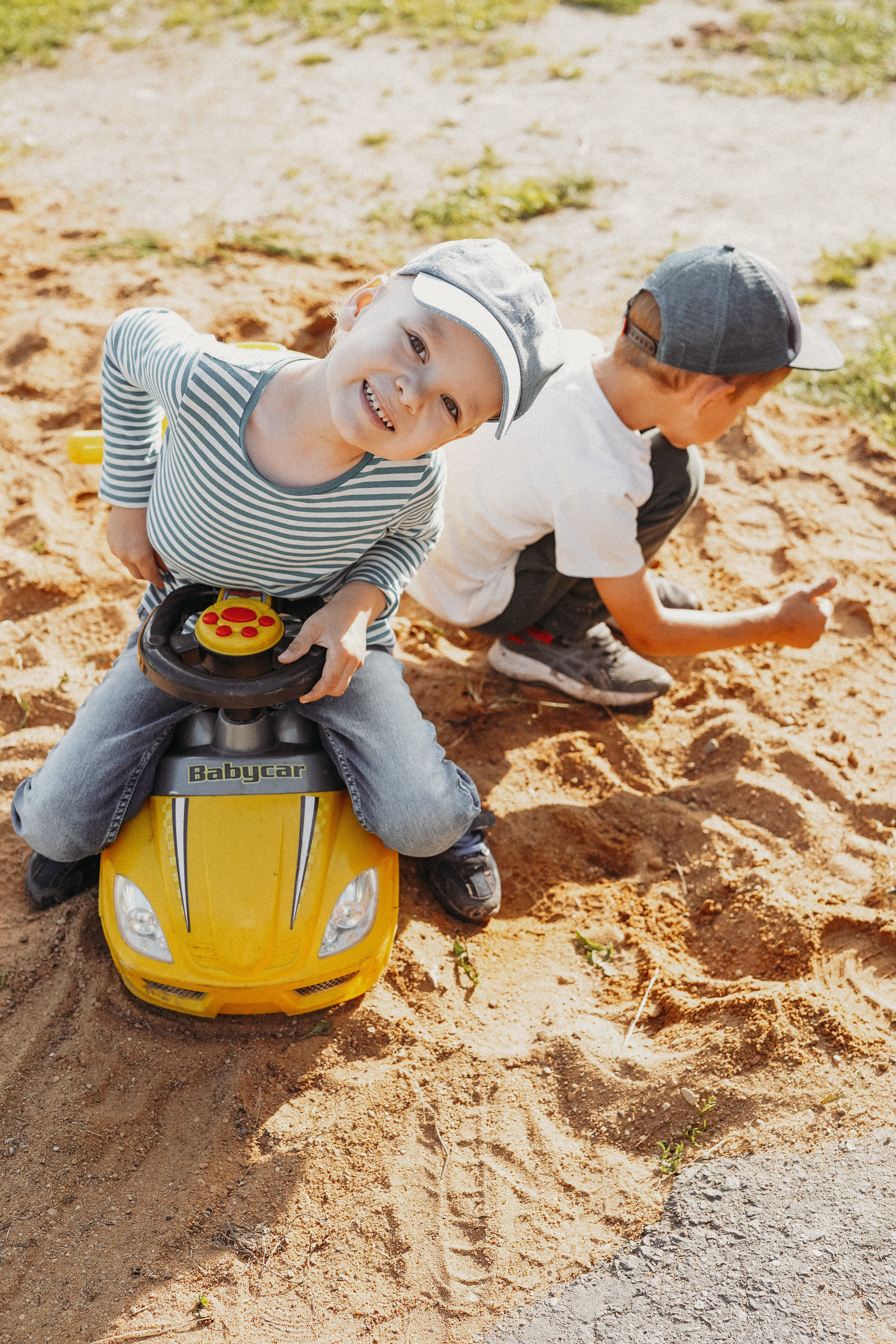 Игры во дворе. Фотограф новорожденных и детей первого года Евгения Михалькевич