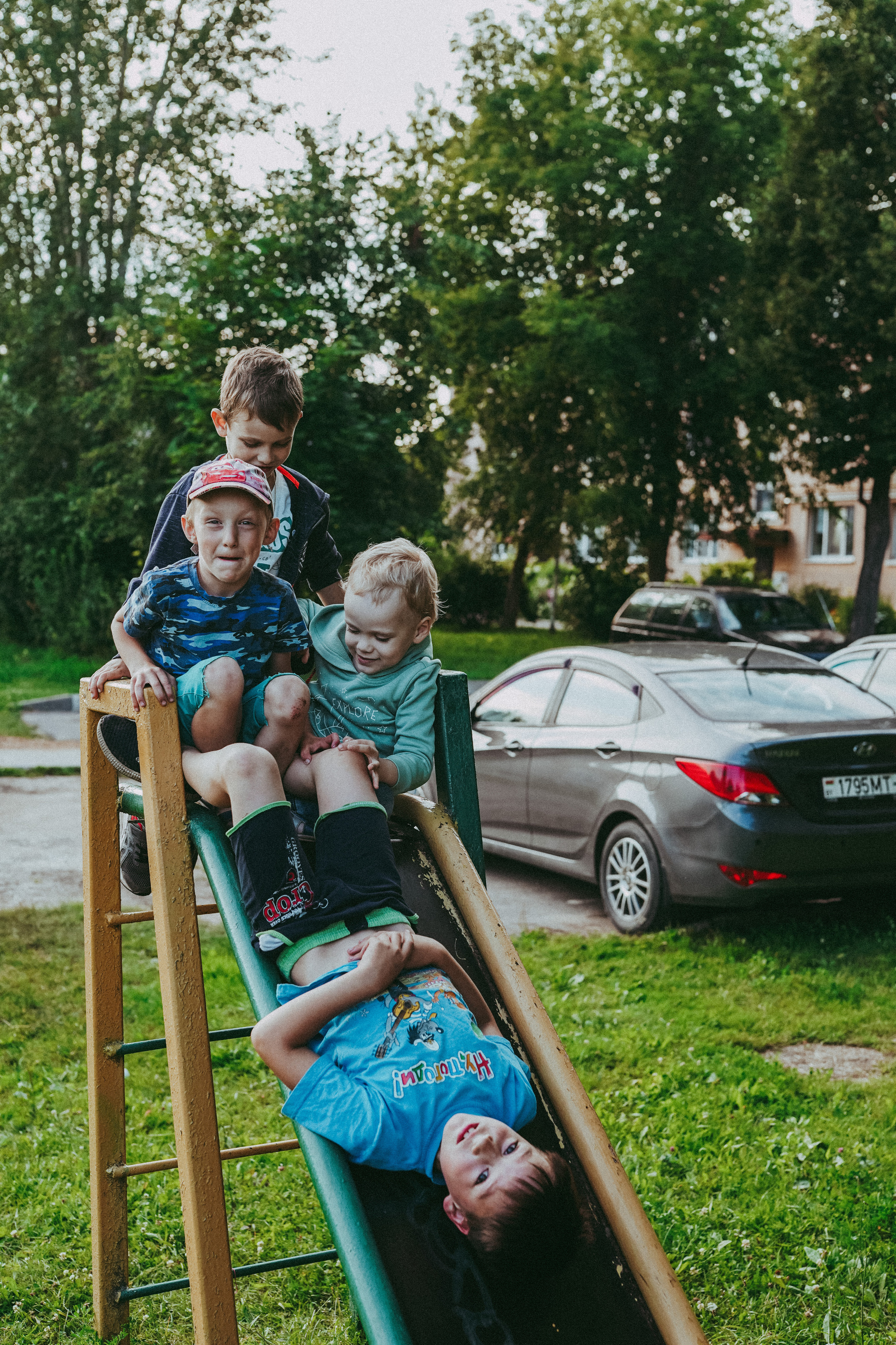 Игры во дворе. Фотограф новорожденных и детей первого года Евгения Михалькевич