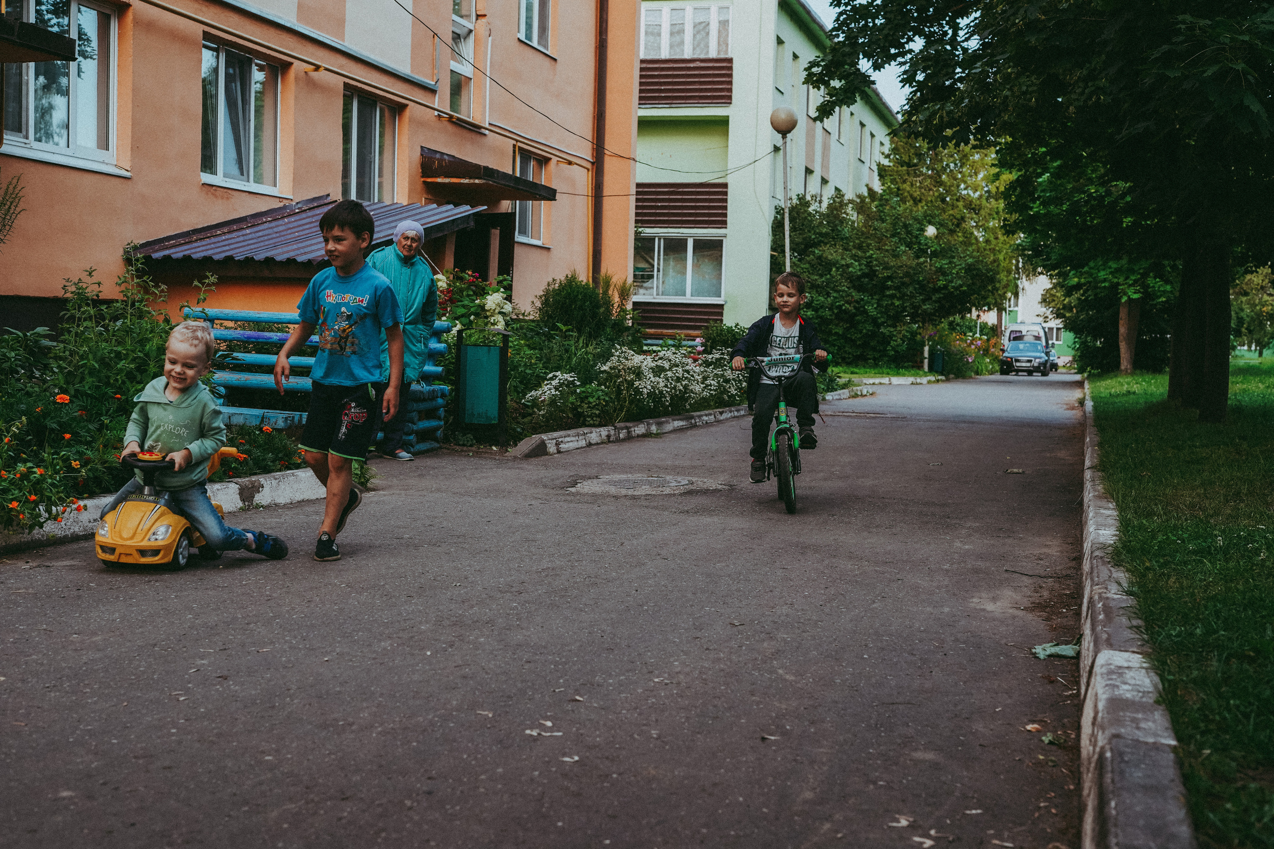 Игры во дворе. Фотограф новорожденных и детей первого года Евгения Михалькевич