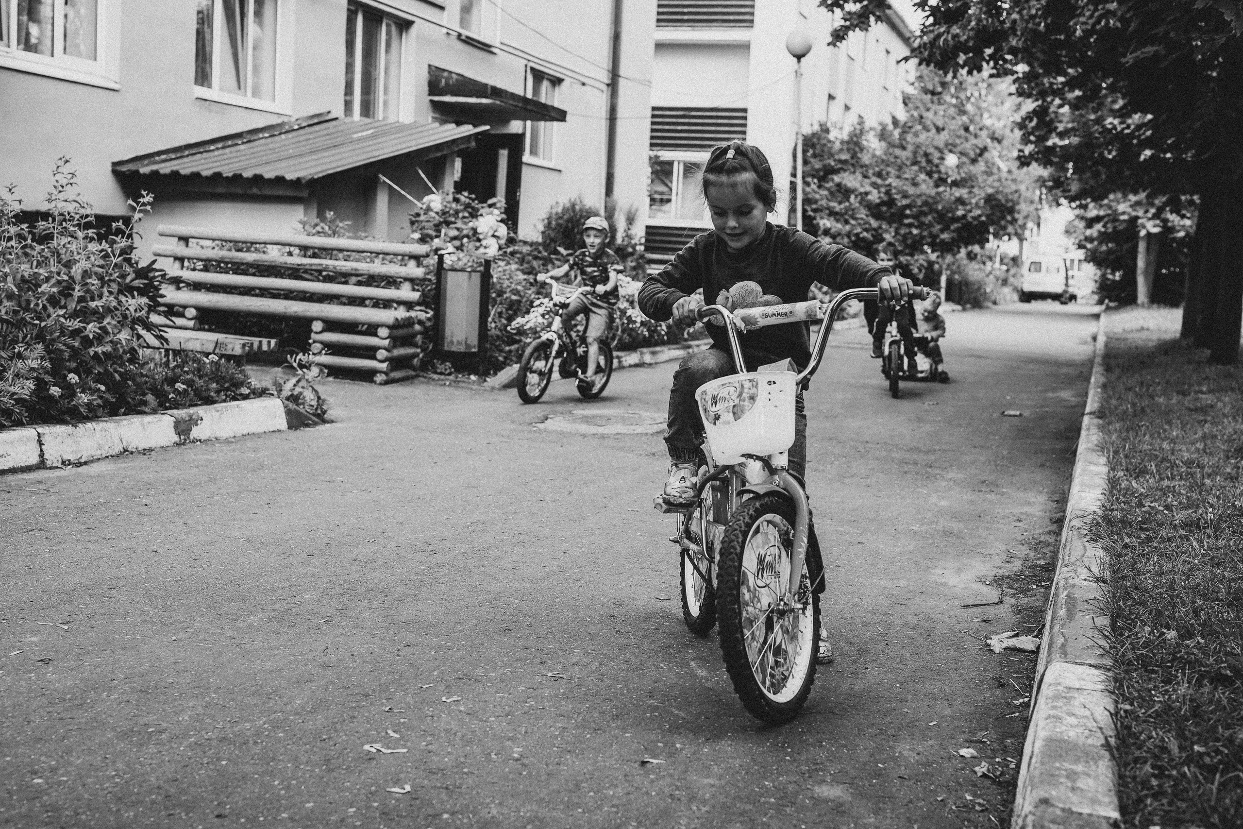 Игры во дворе. Фотограф новорожденных и детей первого года Евгения Михалькевич