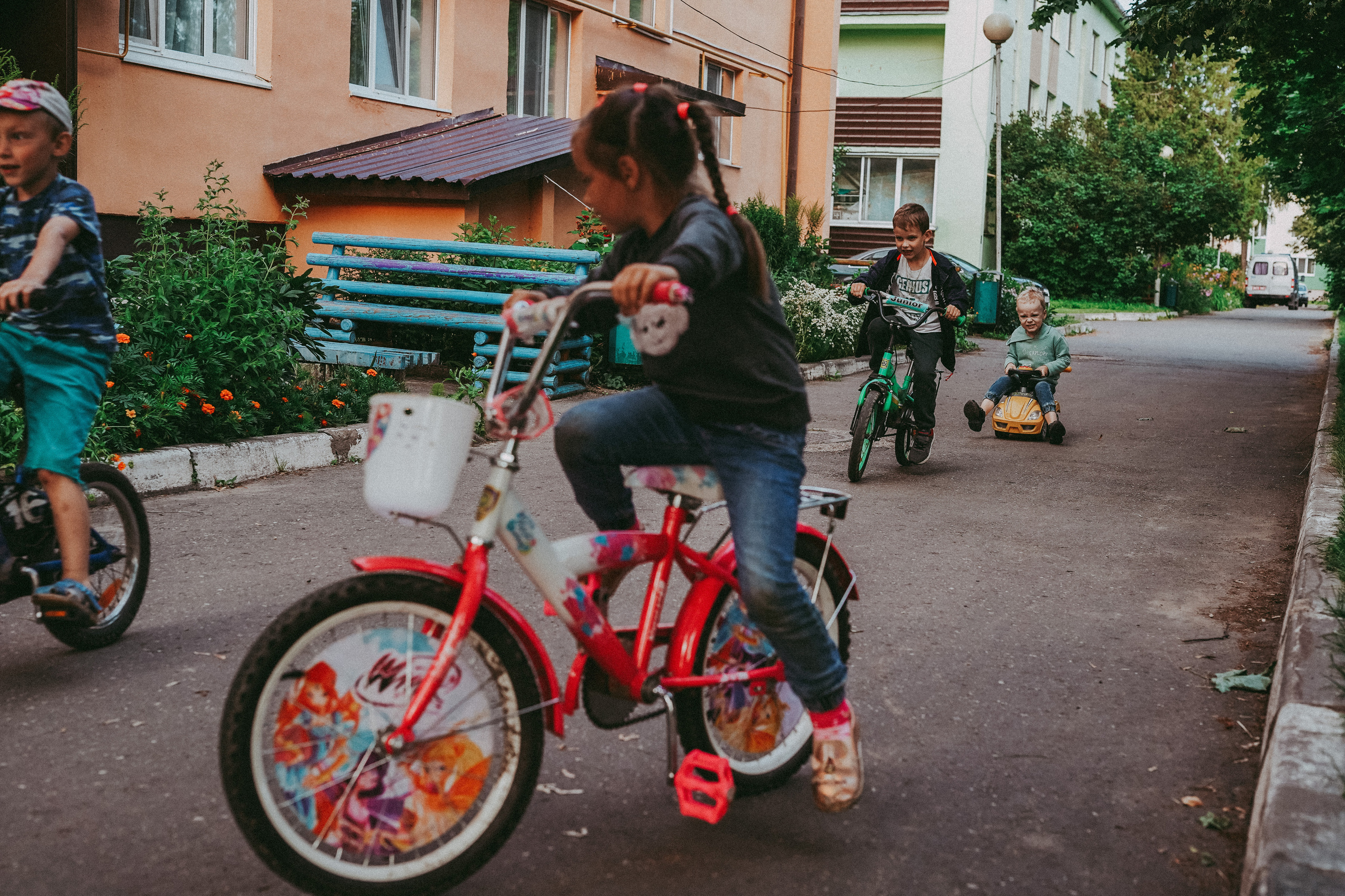 Игры во дворе. Фотограф новорожденных и детей первого года Евгения Михалькевич