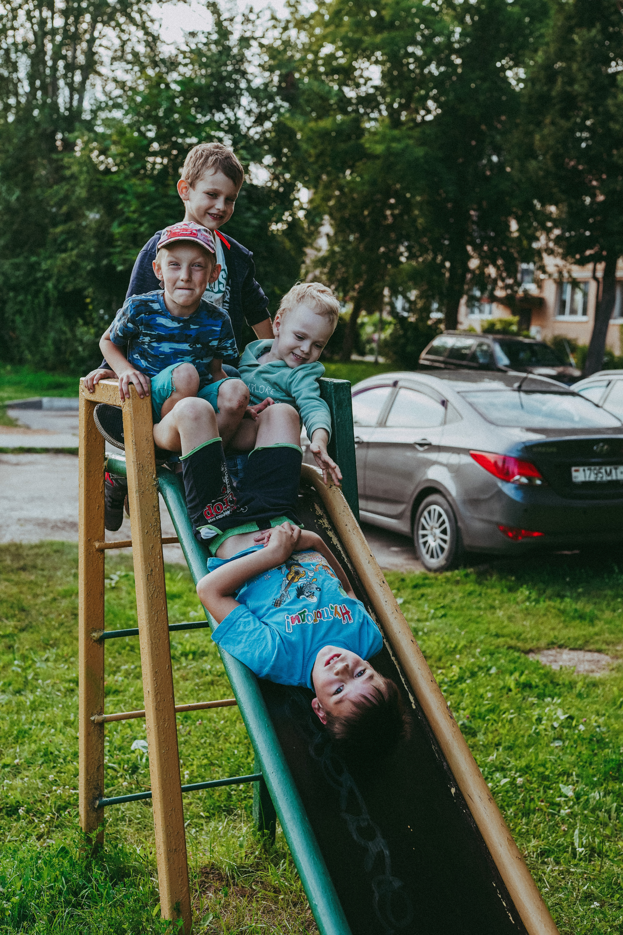 Игры во дворе. Фотограф новорожденных и детей первого года Евгения Михалькевич