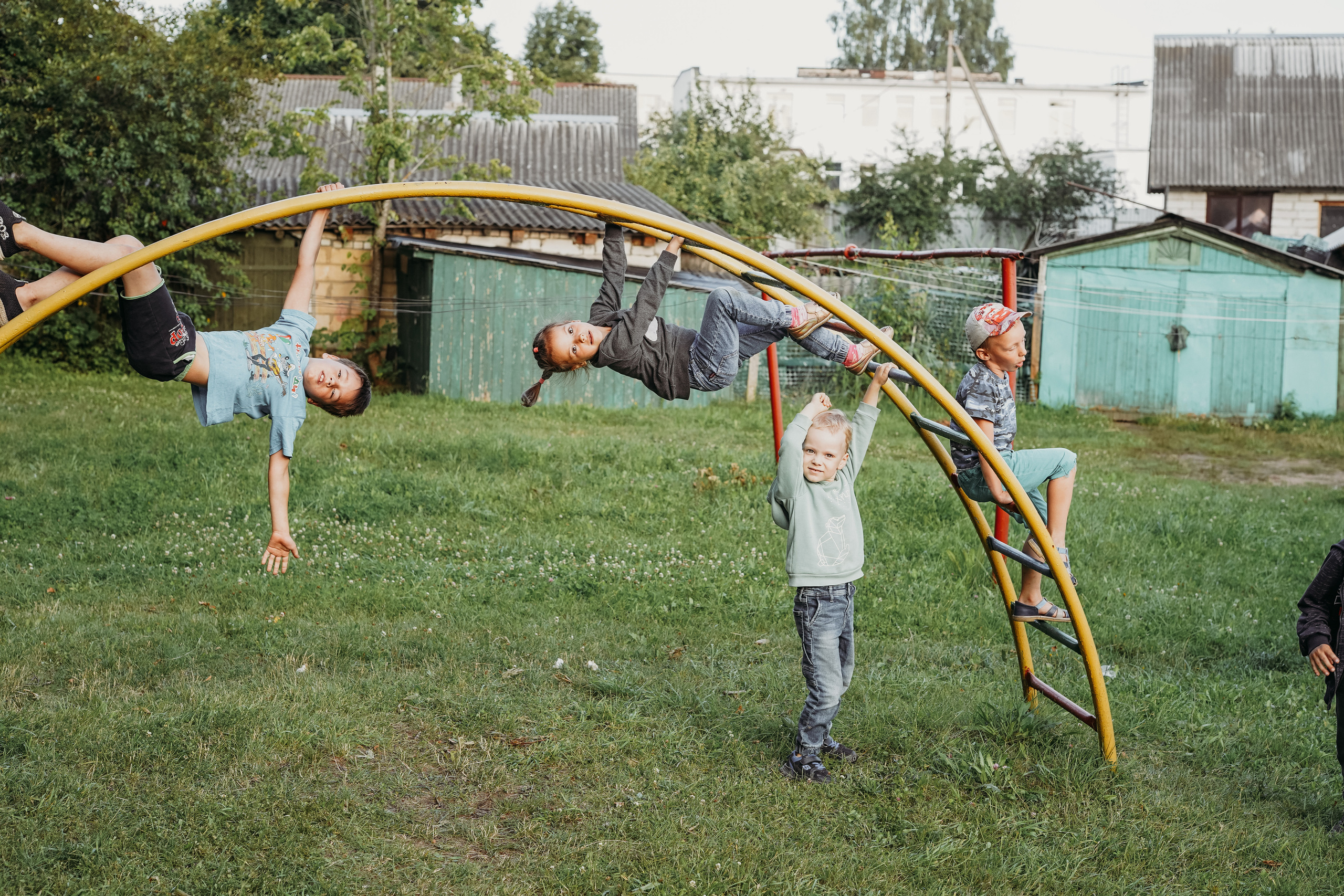 Игры во дворе. Фотограф новорожденных и детей первого года Евгения Михалькевич