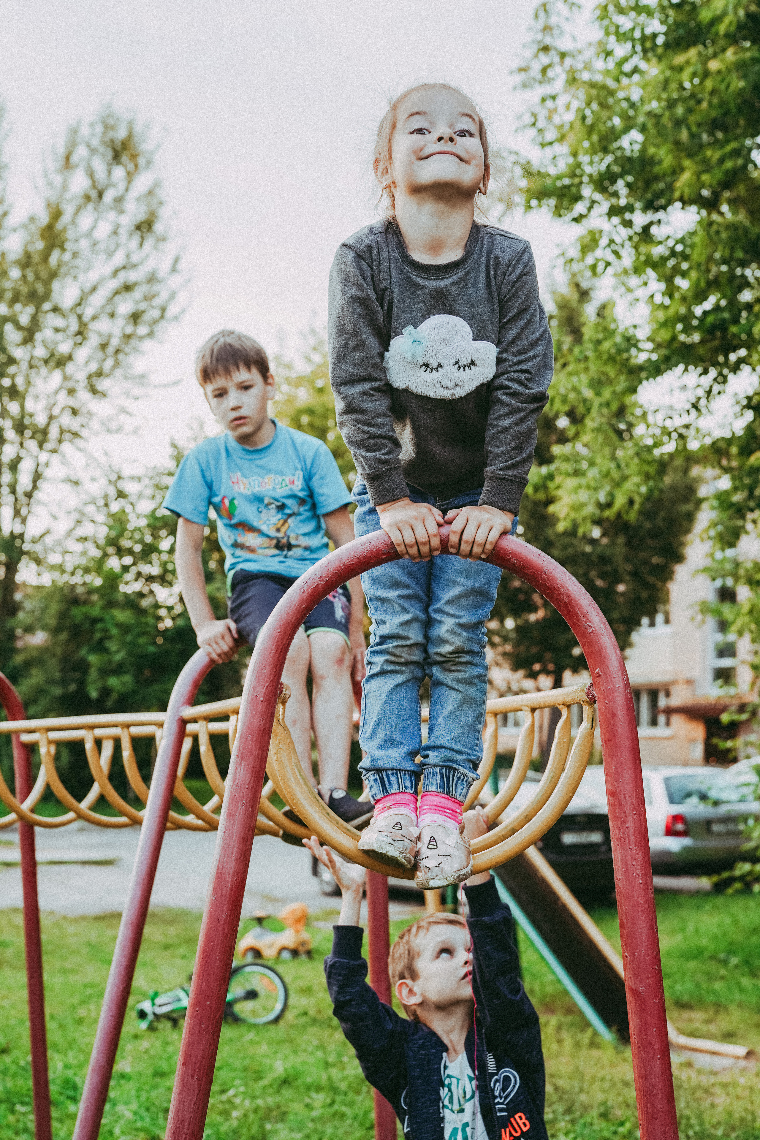 Игры во дворе. Фотограф новорожденных и детей первого года Евгения Михалькевич