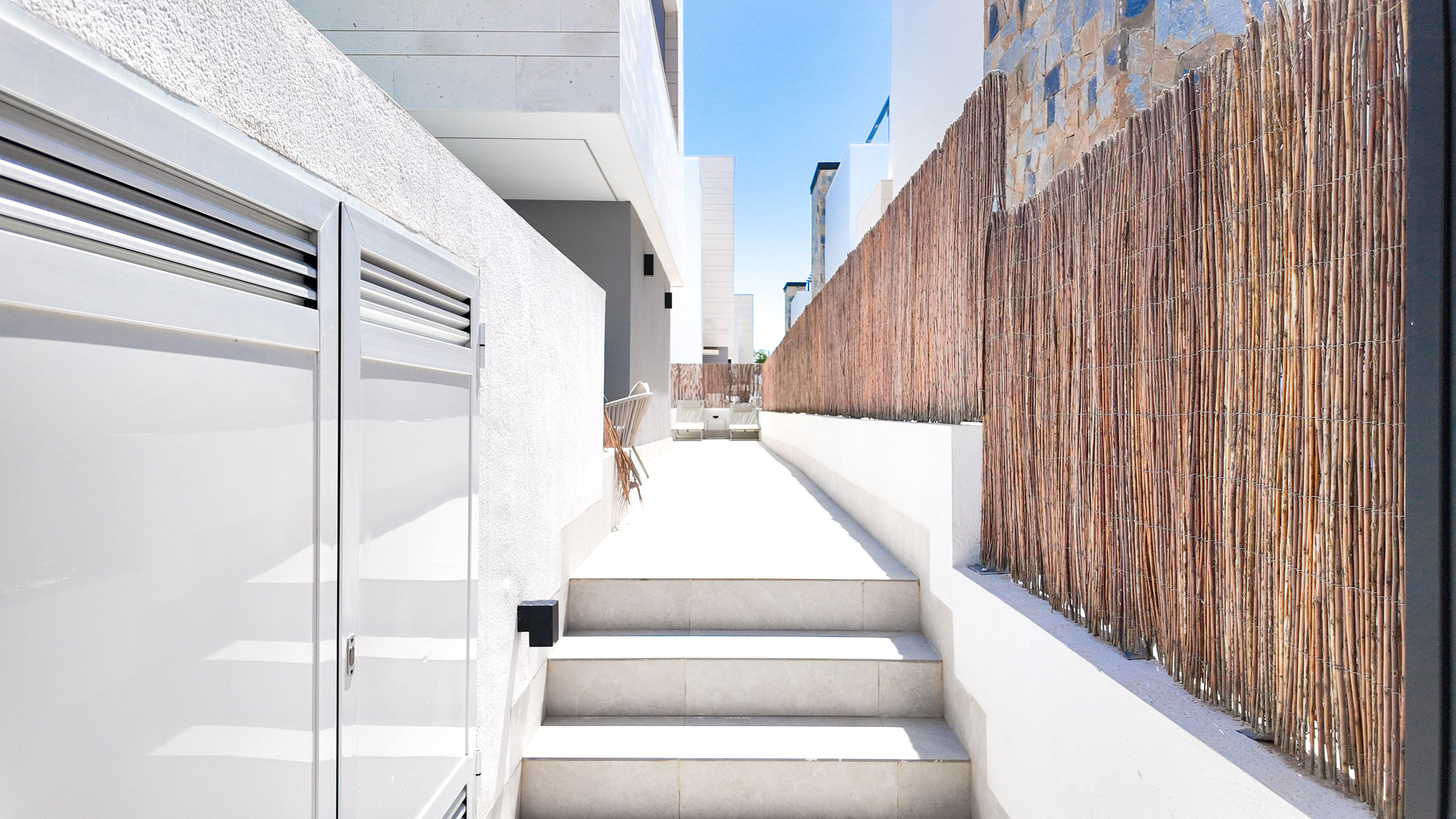 Villa LAKESIDE I’M GROUP. Baby Beast