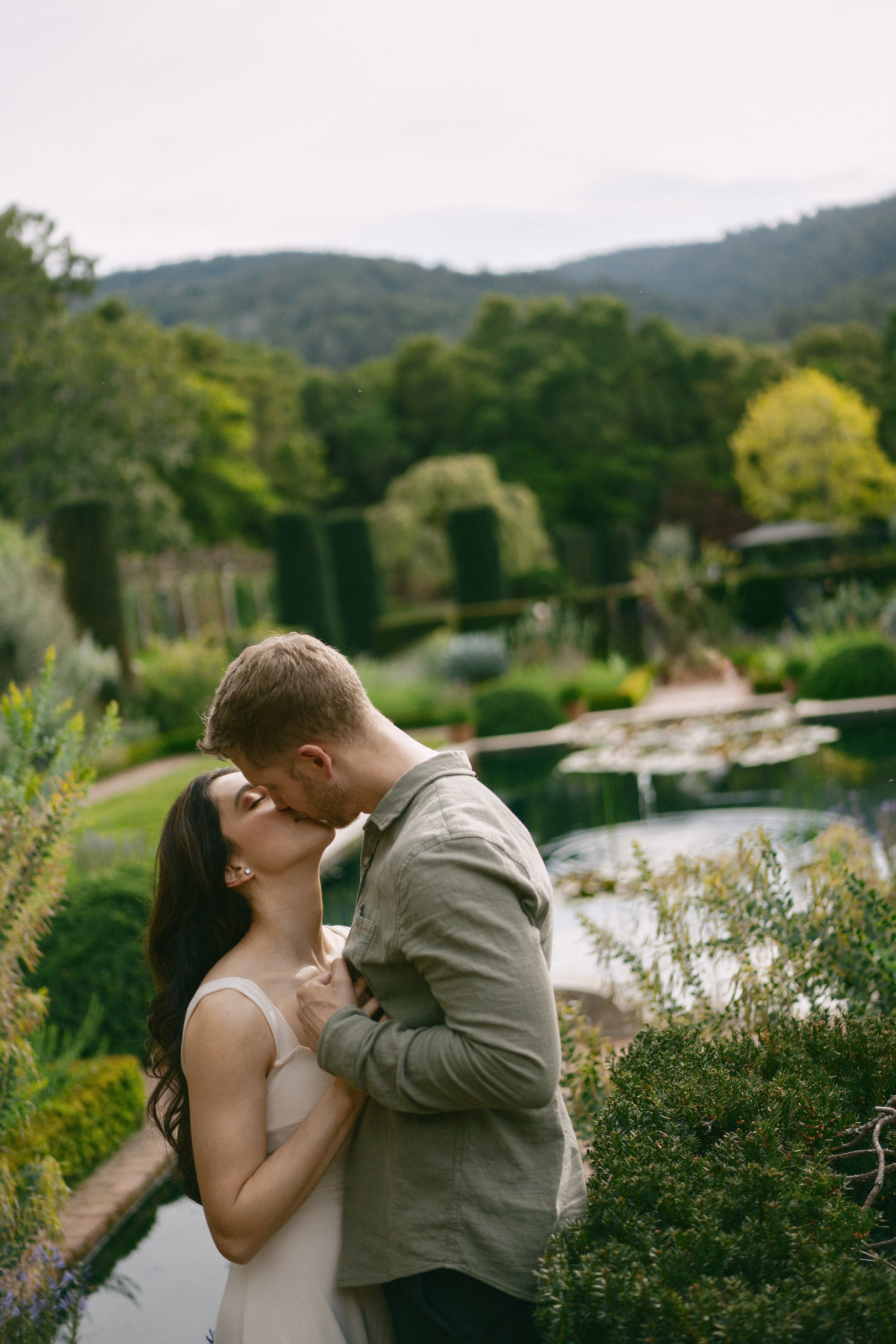 Engagement at Filoli Historic House & World-Class Garden. Wedding Photography & Videography Team in California, Los Angeles, San Francisco, San Diego and Travel
