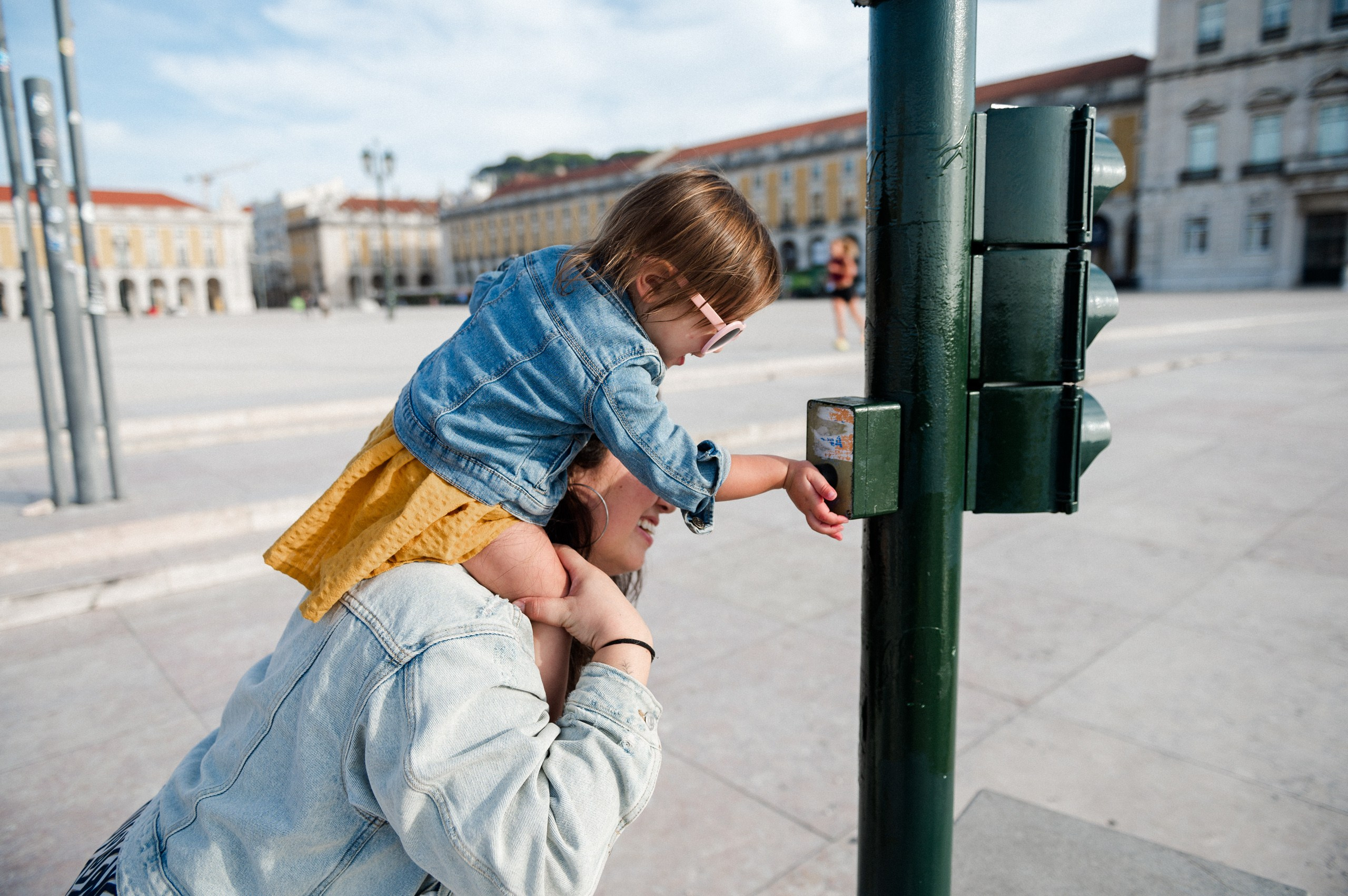 family photographer in Lisbon, Lisbon family photoshoot, vacation family photographer Lisbon, family vacation photography Lisbon, professional family photographer Lisbon, family photo session Lisbon, family photos Lisbon Portugal, family portrait photographer Lisbon, Lisbon photographer for tourists, Lisbon holiday photographer, Portugal family photographer, Lisbon vacation photos, traveling family photos Lisbon, family travel memories Lisbon, family trip photo session, photos for families on vacation, photo shoot for families visiting Lisbon, family-friendly photographer Lisbon, kids and parents photo shoot Lisbon, family experience photographer Lisbon