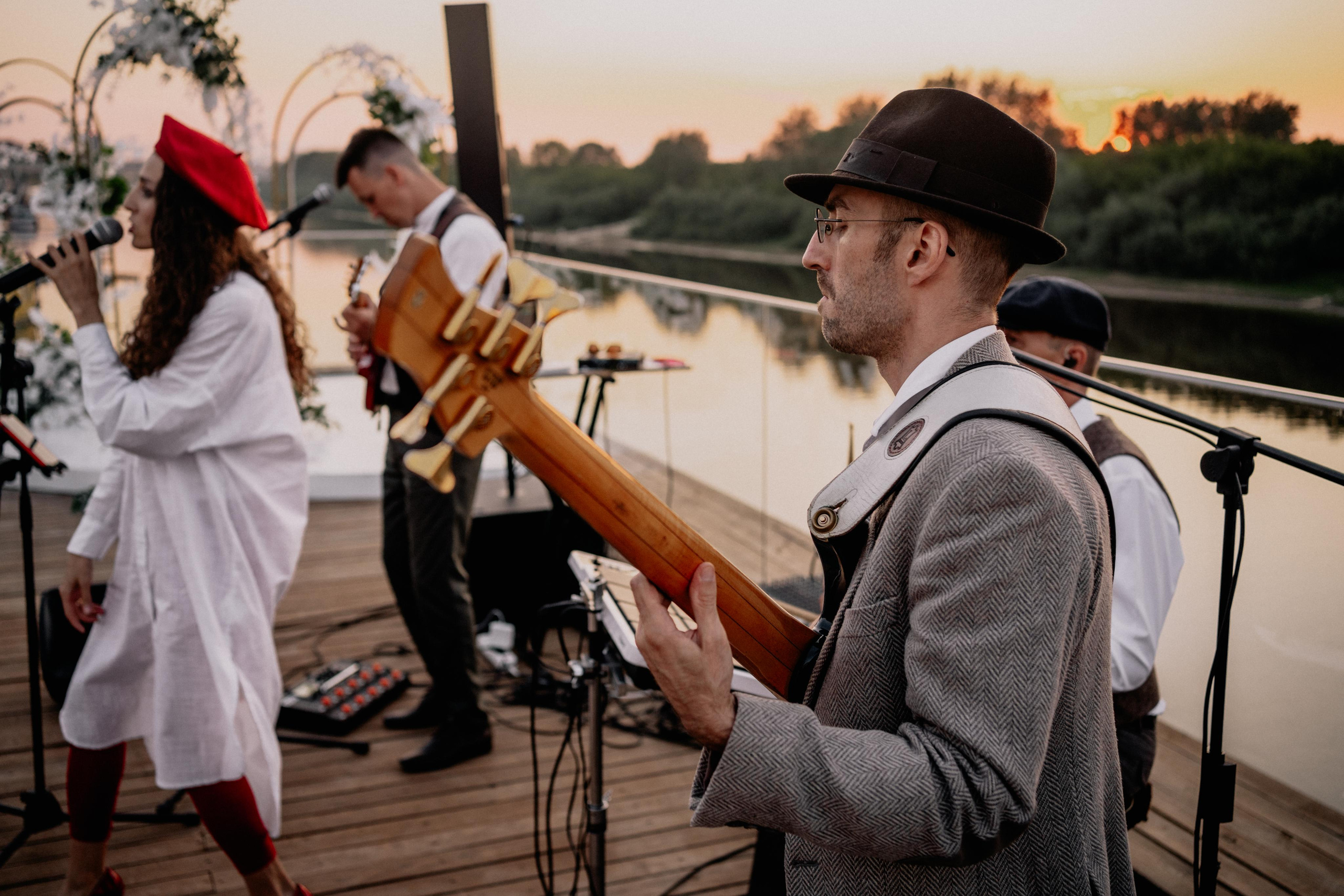 Alex & Vlada. Wedding and family photographer and videographer PA, NJ, NY, DE, MD