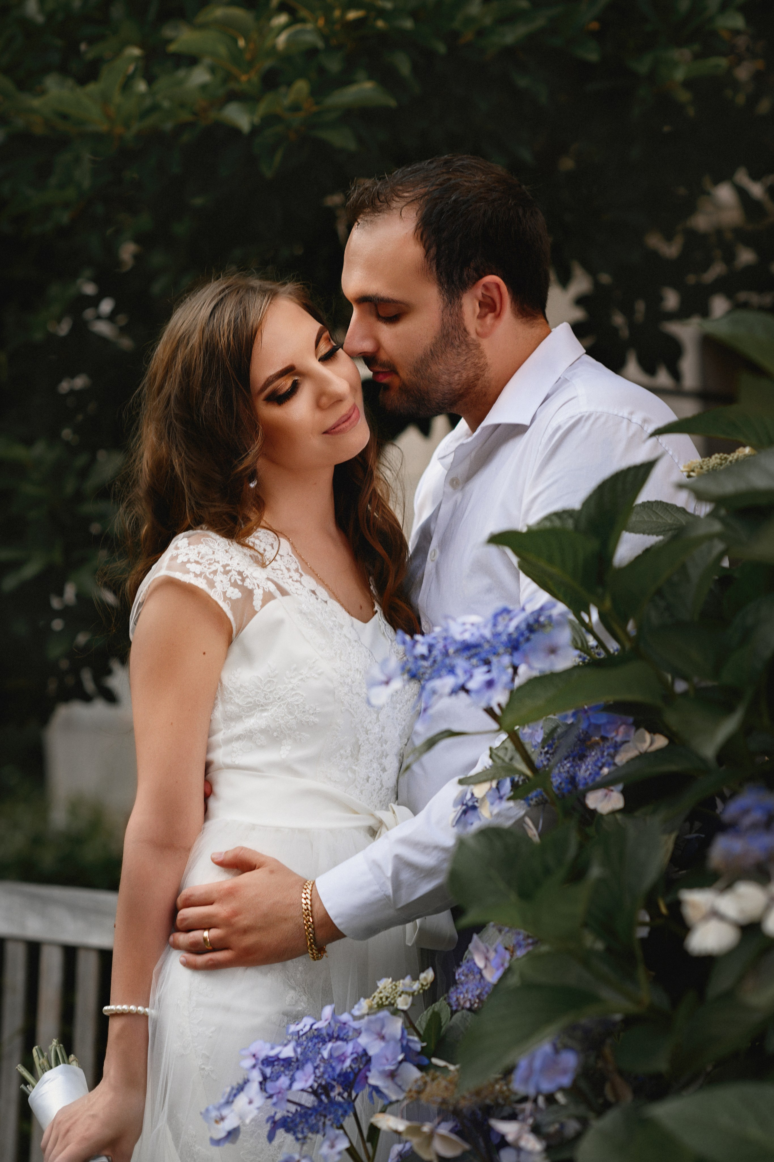 Diana & Ilaja. Wedding & portrait photography in the Seattle Area. Helen Michelle photographer