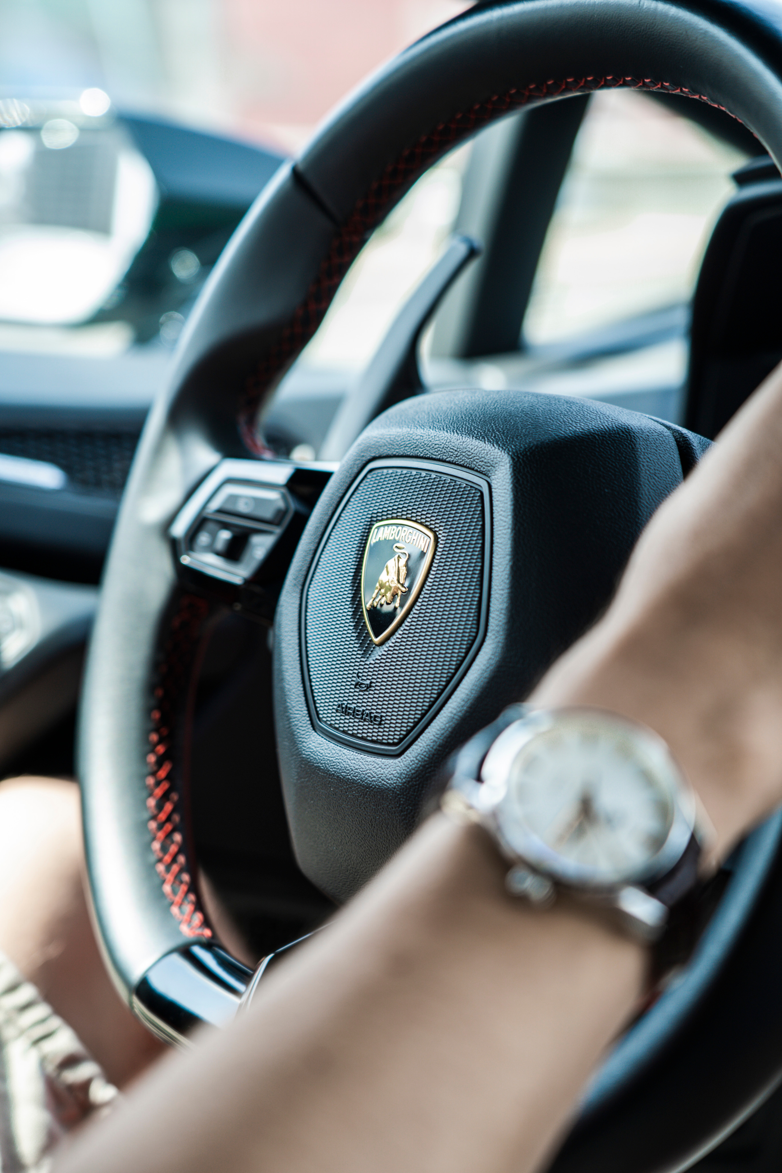 Lamborghini Huracan. Video & Photo in Dubai