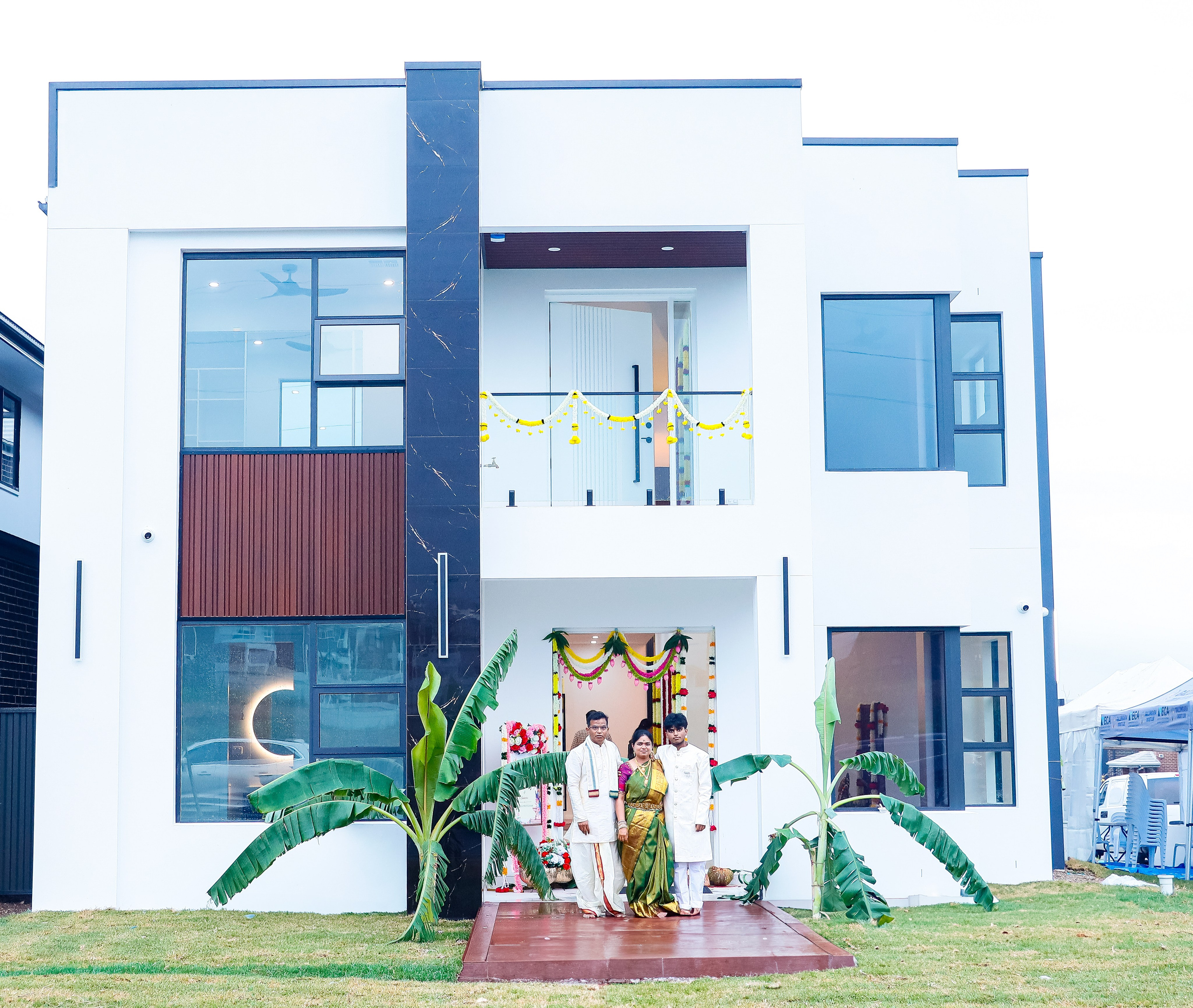 Nirumba Fields 2. MHCreative is family-oriented photographer based in SYDNEY