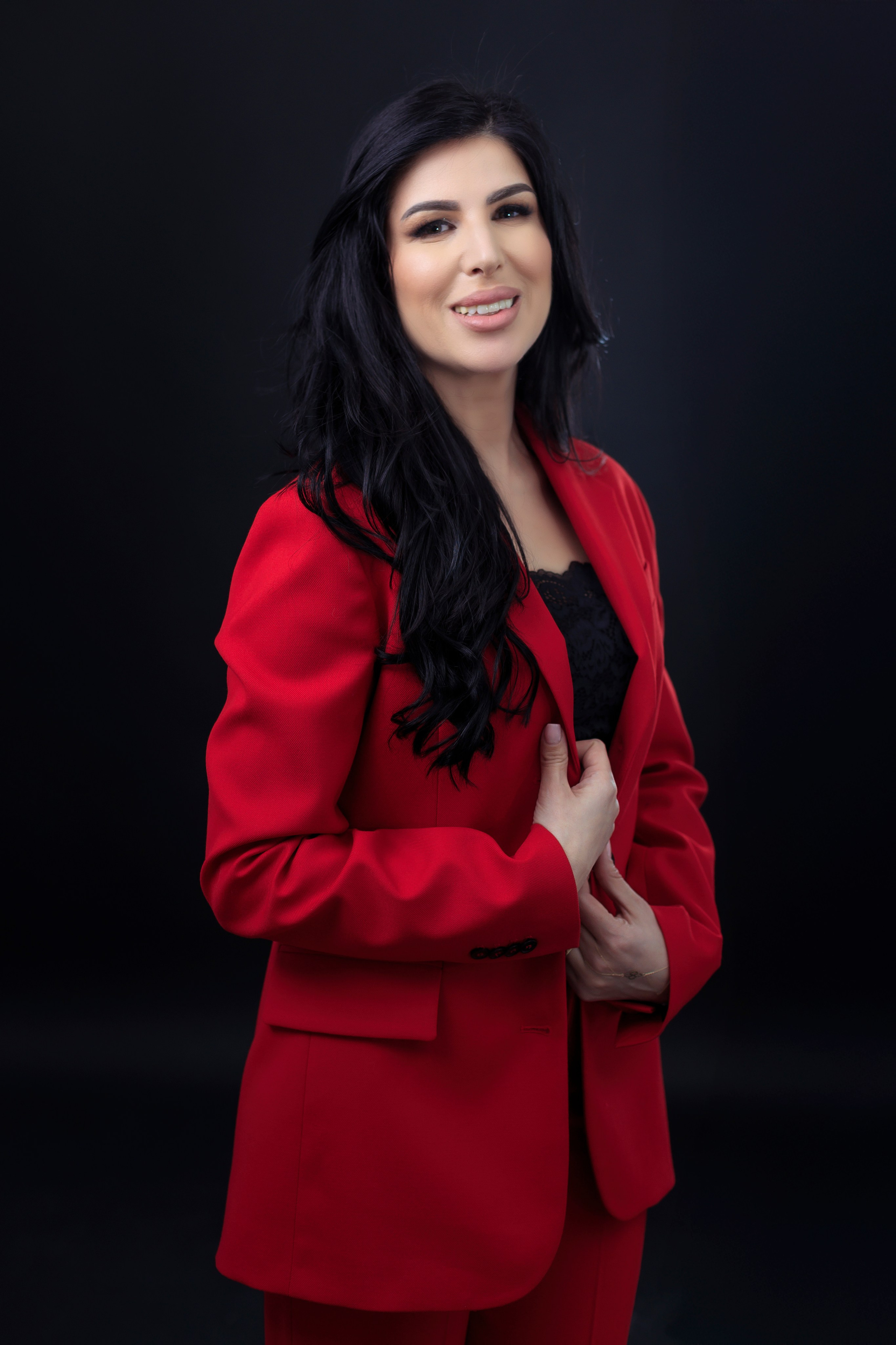 Portrete Constanta - O clipa de sinceritate in faţa camerei. Elena Mascan – Fotograf newborn, maternitate, portret, smash the cake & branding personal | La Femme Studio Photograpy|Constanţa