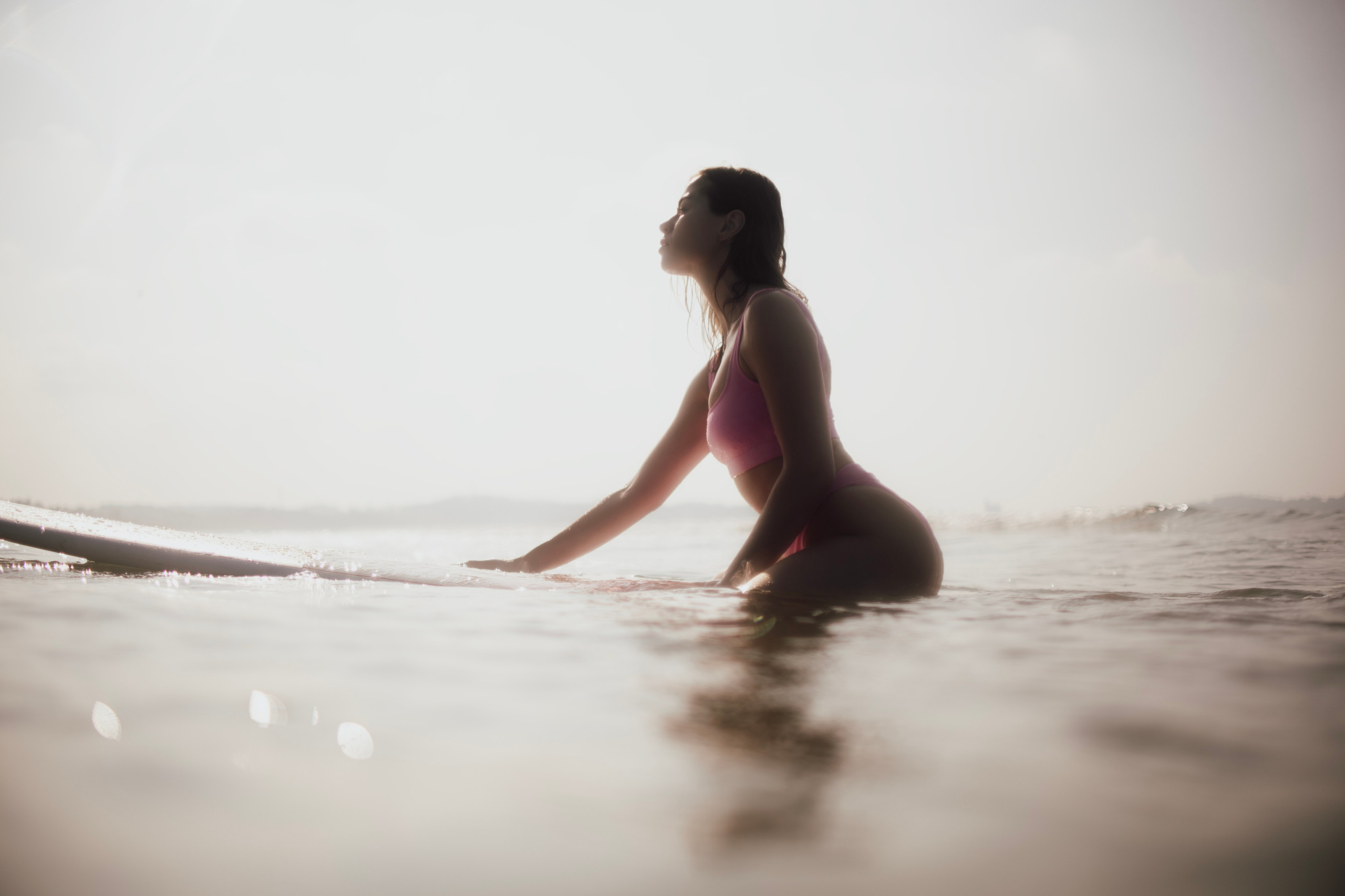 Photoshoot with a surfboard | Colour