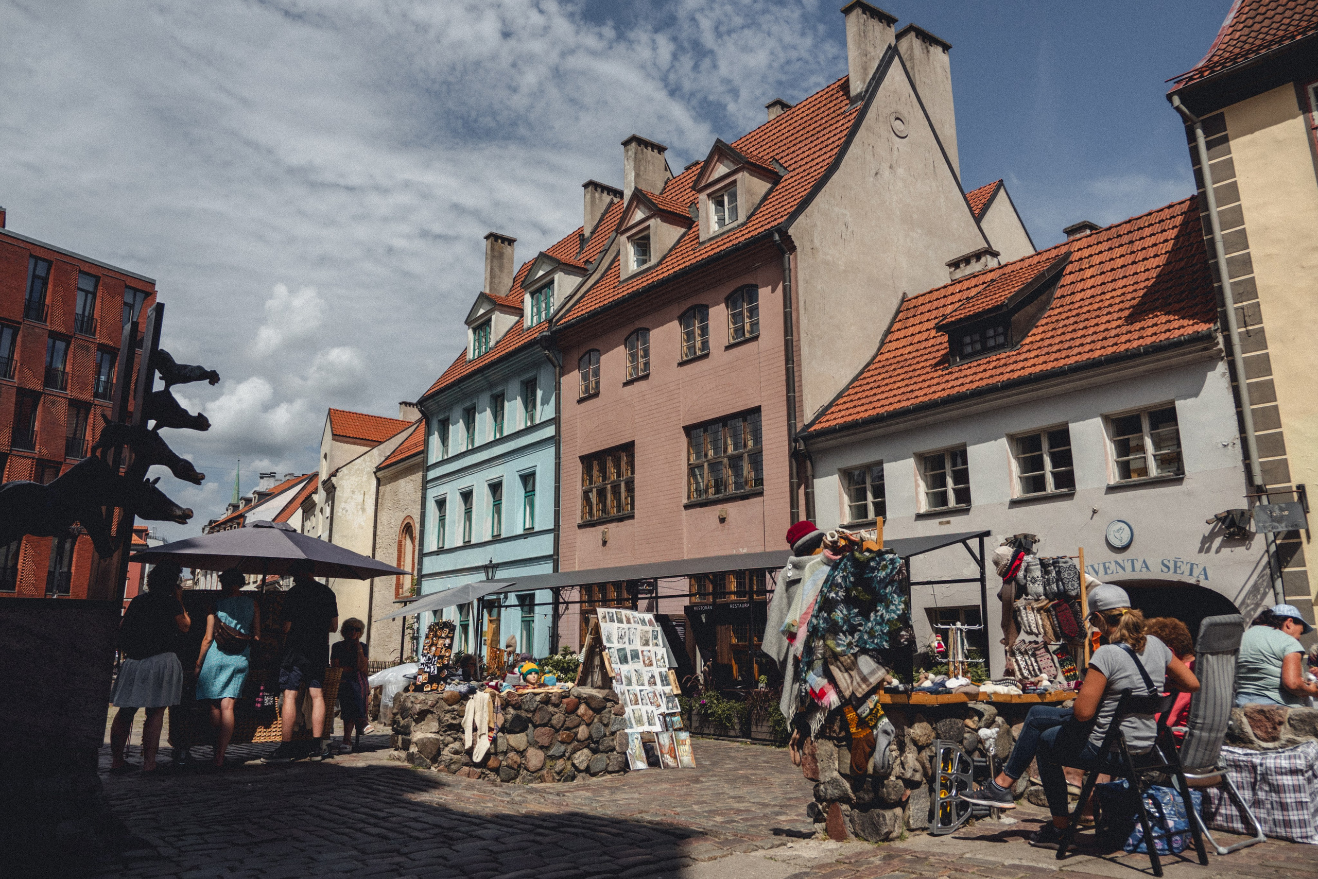 Voyage à Riga. Photographe sur Cote d’Azur. Portraits de familles, couples, enfants, événements