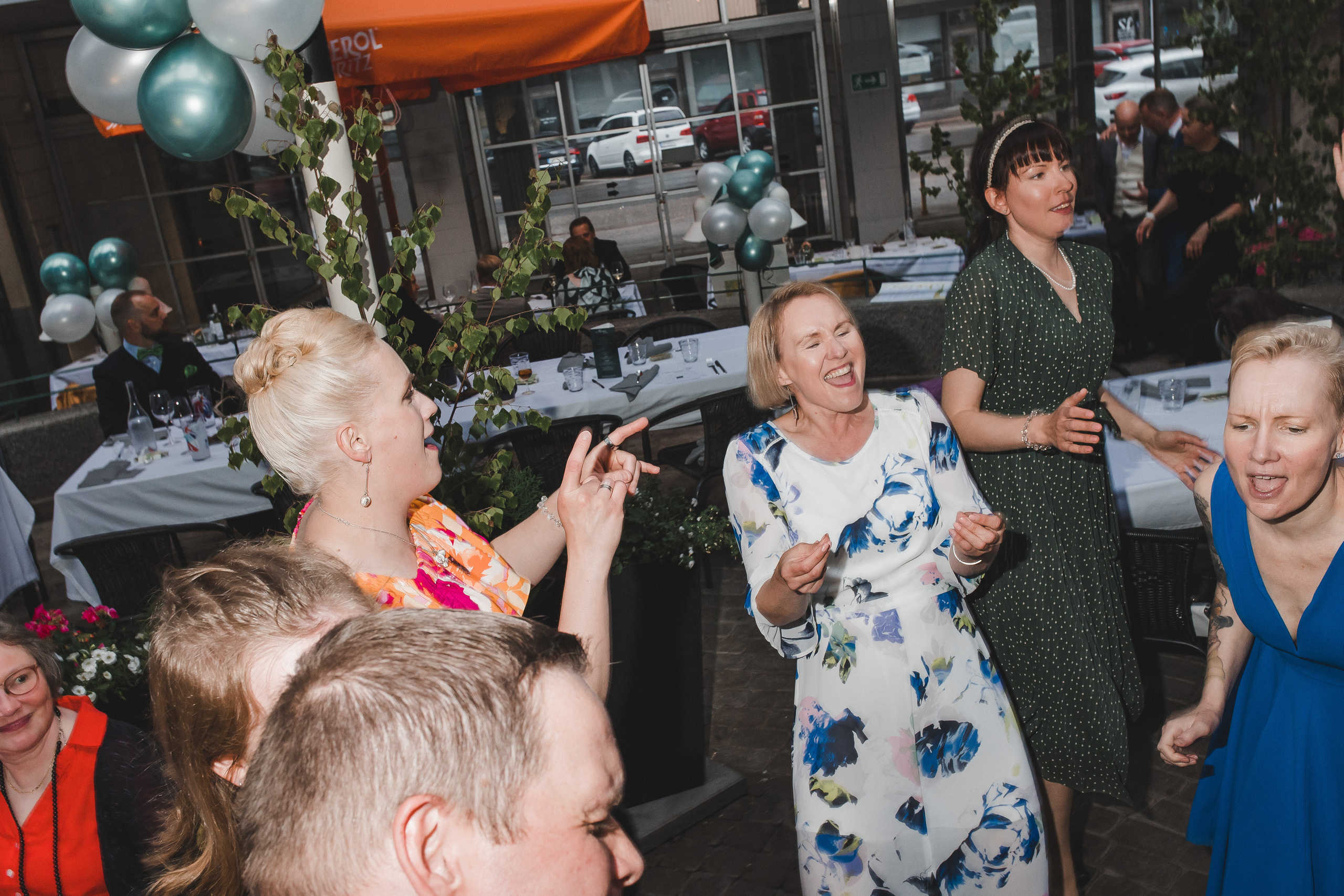 Yhdessä on hyvä jatkaa. Valokuvaaja Lahti, Helsinki Elena Salonen