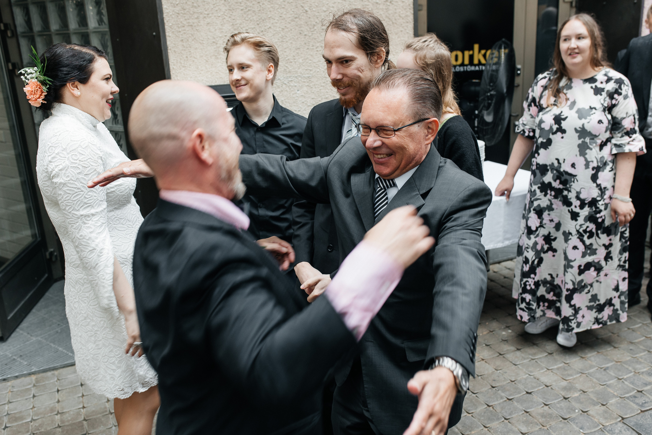 Yhdessä on hyvä jatkaa. Valokuvaaja Lahti, Helsinki Elena Salonen