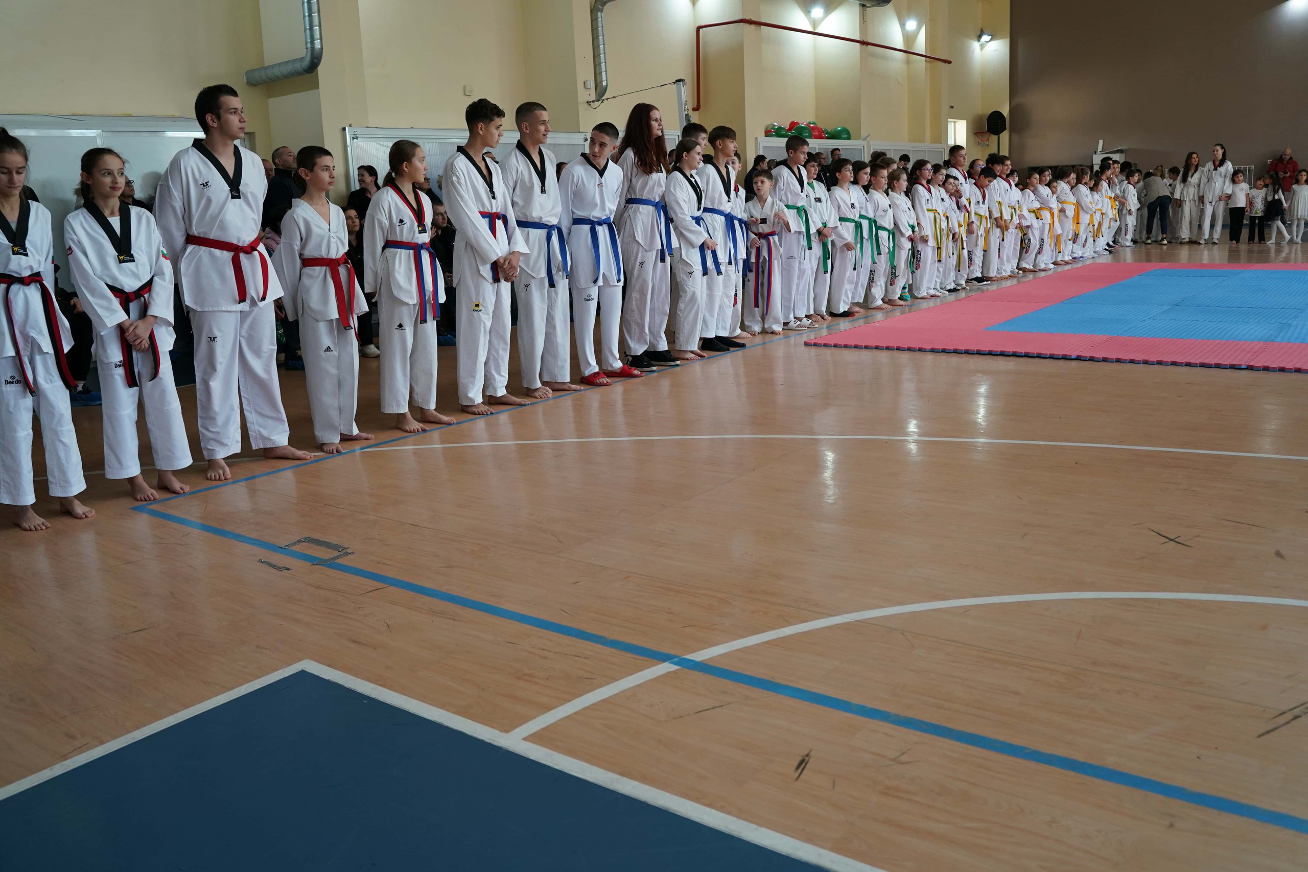 2025-12-21, ТАЕКУОНДО, Коледно Тържество, ТК Фаворит. СПОРТНА ФОТОГРАФИЯ | ПОРТРЕТНА | РЕПОРТАЖНА