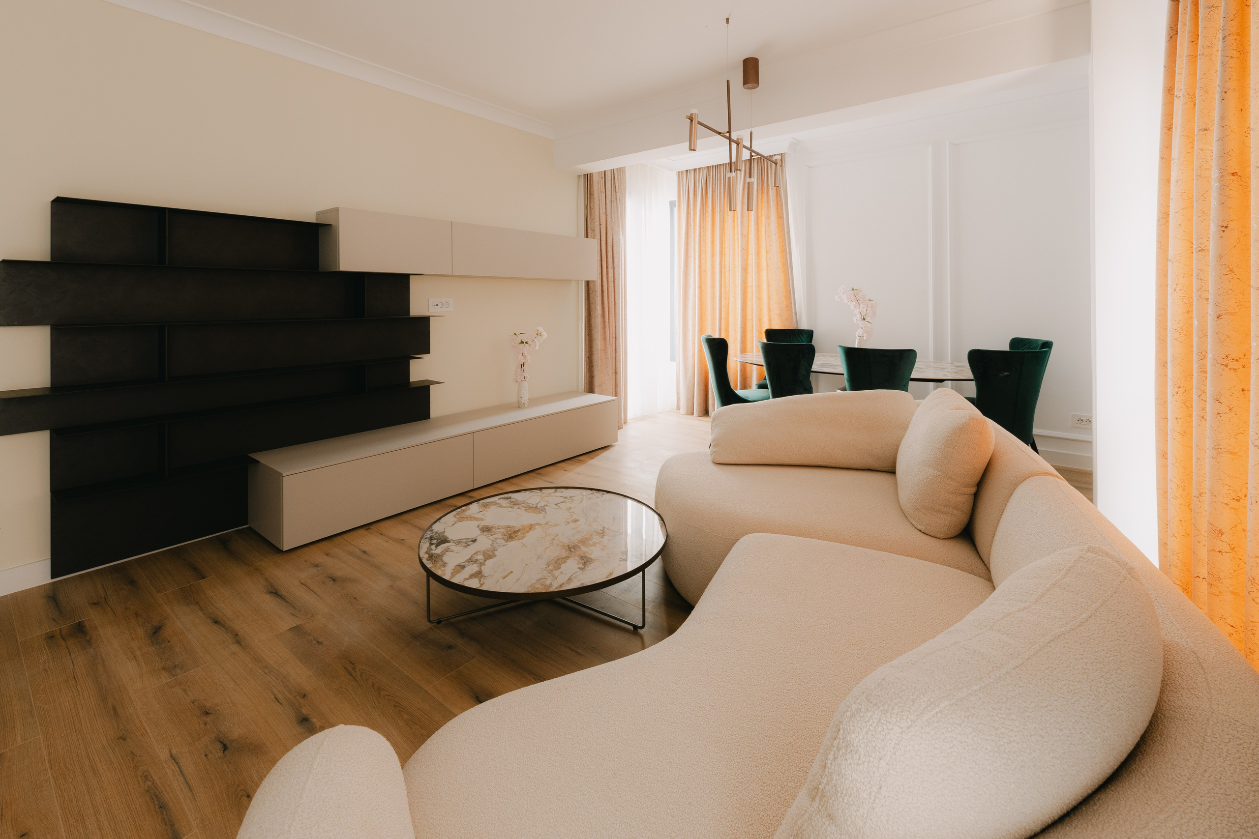 Imobiliare & Interioare - Foto