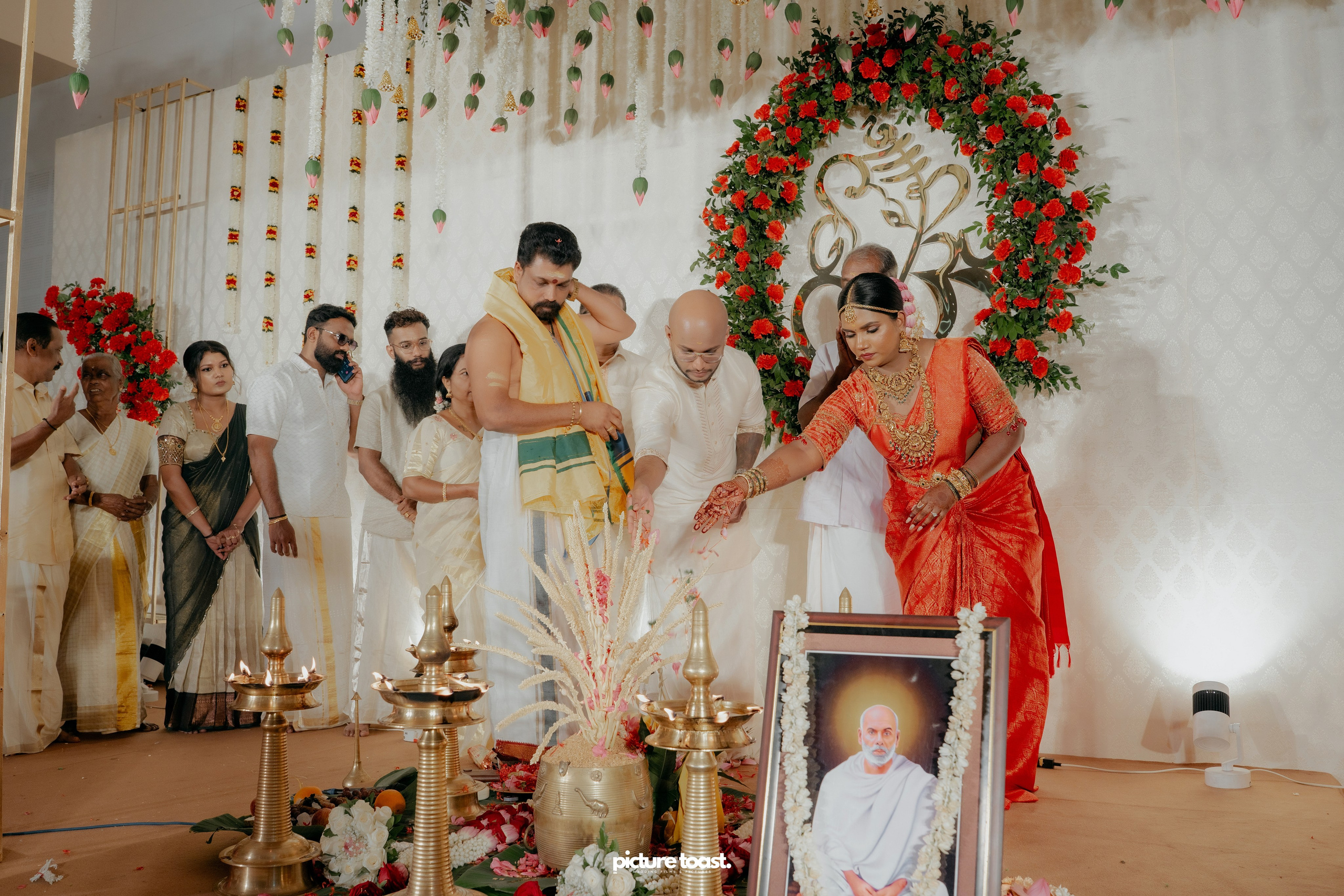 Traditional Kerala Hindu Wedding Ft. Anusree & Vishnu. Fine art Wedding Photographers in India & Canada